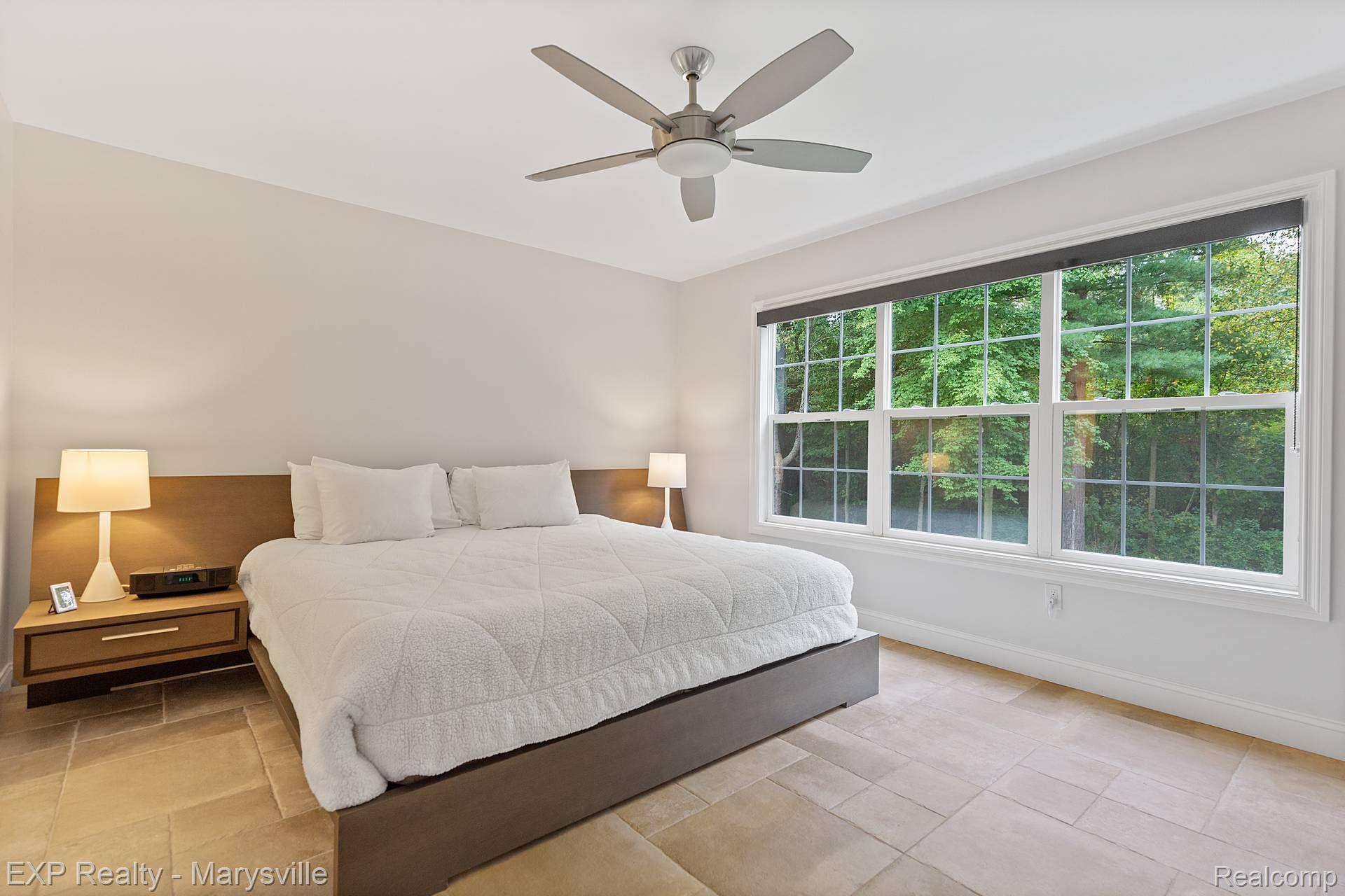 3105 ABERDEEN Court