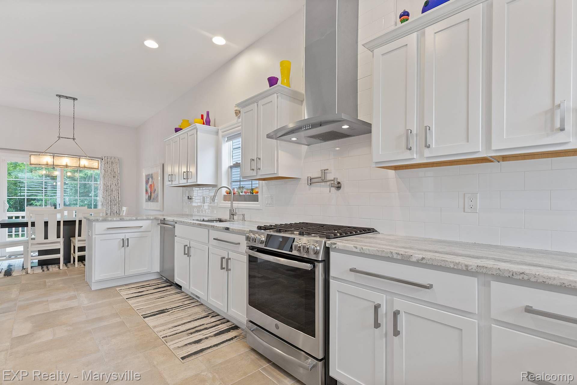 3105 ABERDEEN Court