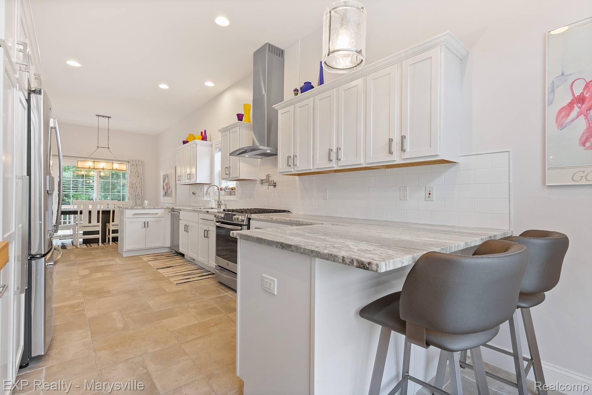 3105 ABERDEEN Court