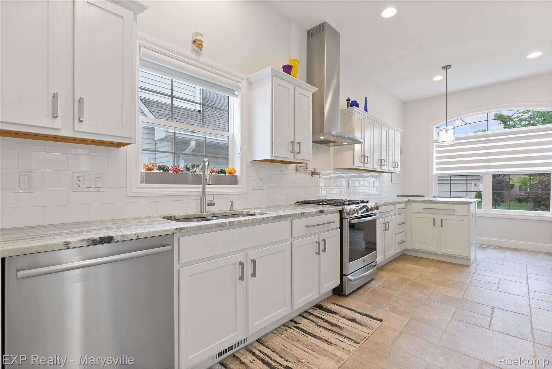 3105 ABERDEEN Court