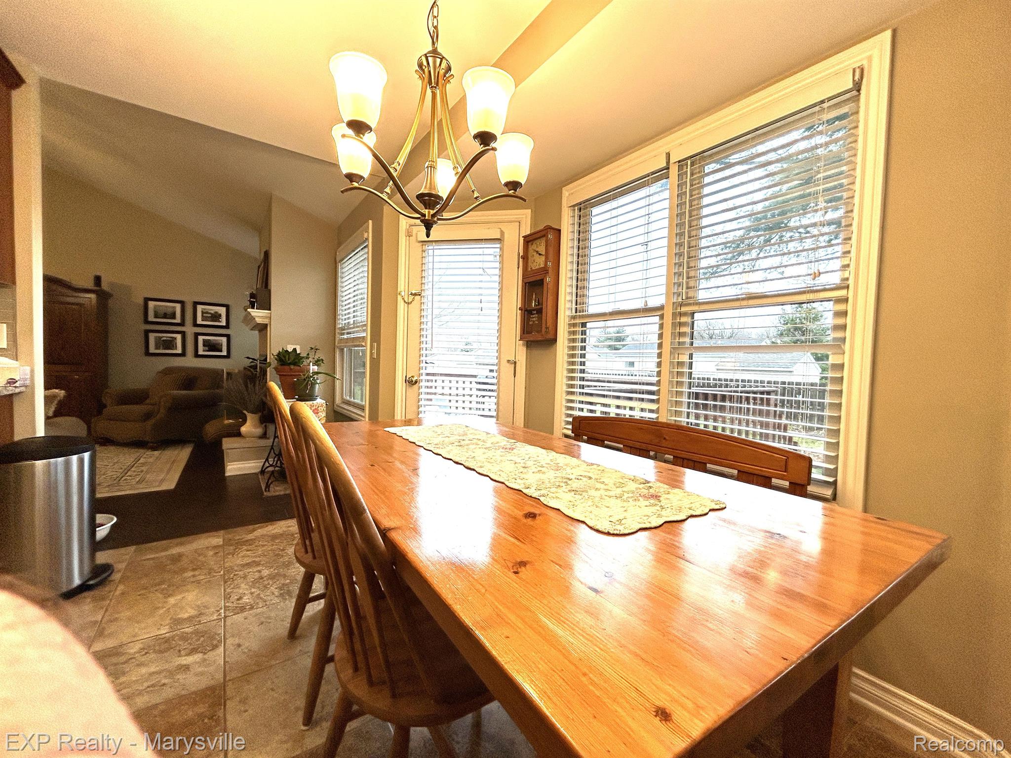 4258 MEADOW