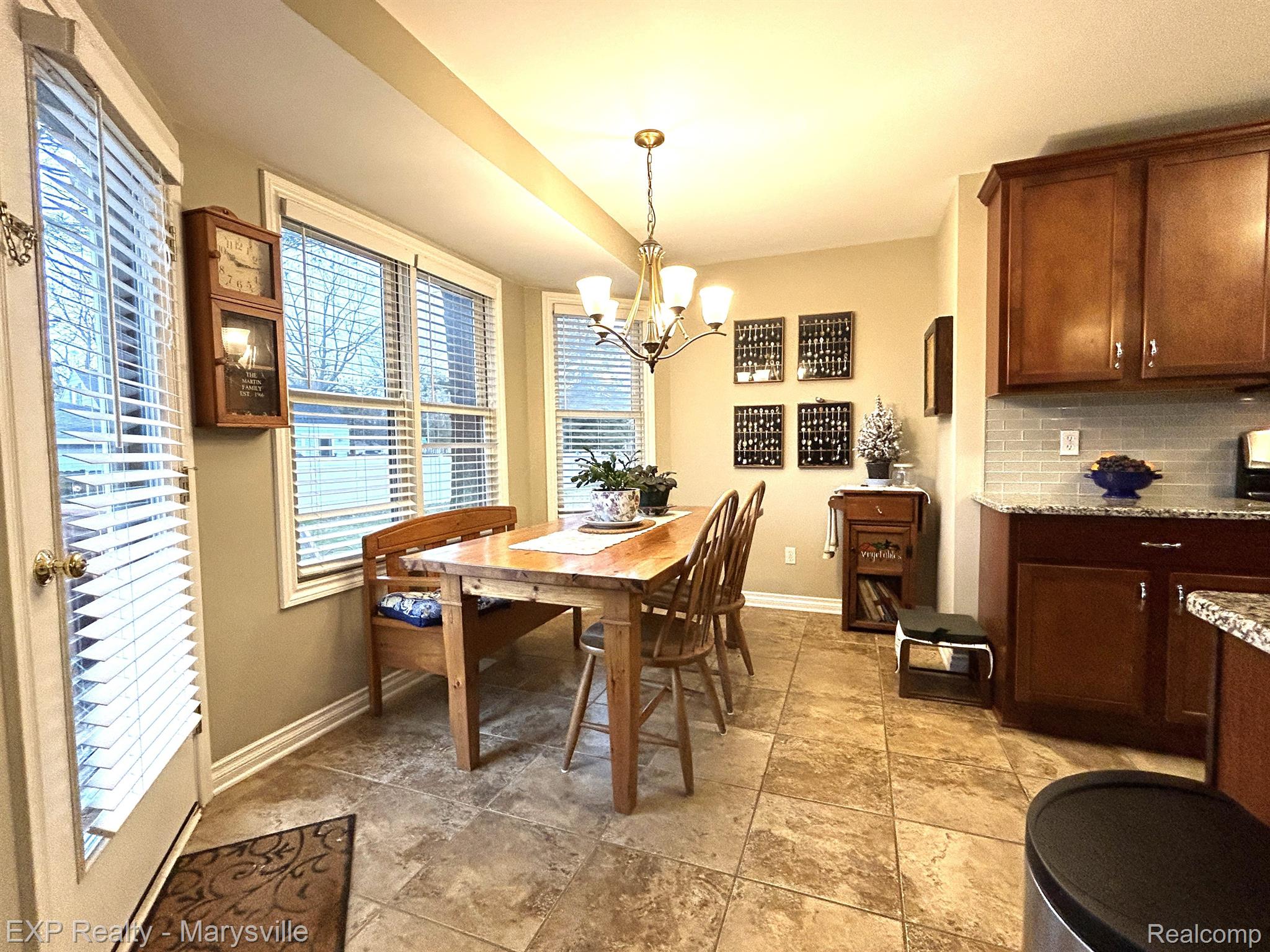 4258 MEADOW