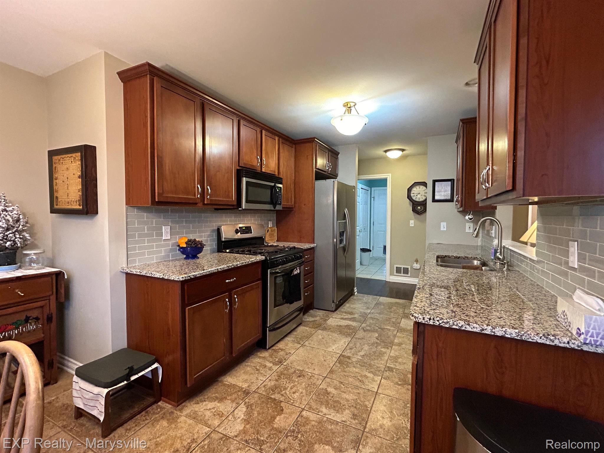 4258 MEADOW
