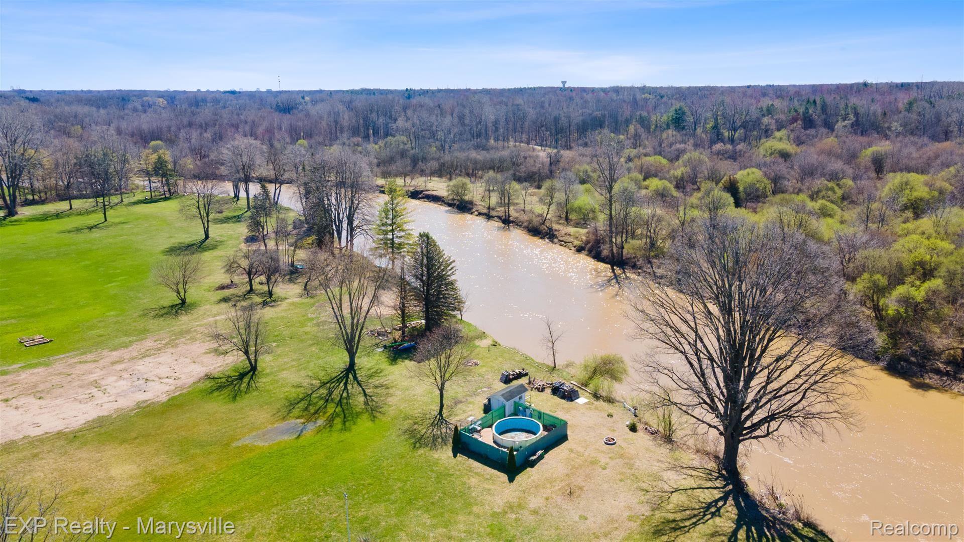 4349 N RIVER Road