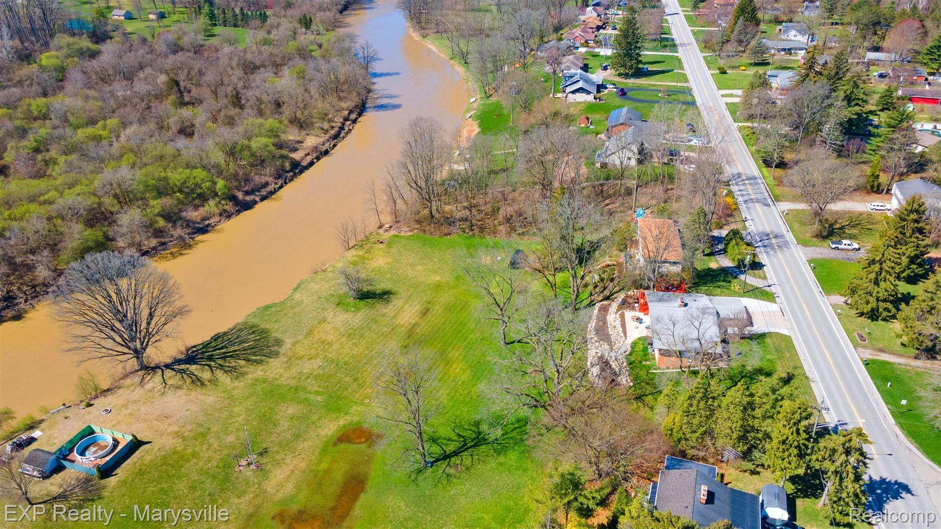 4349 N RIVER Road