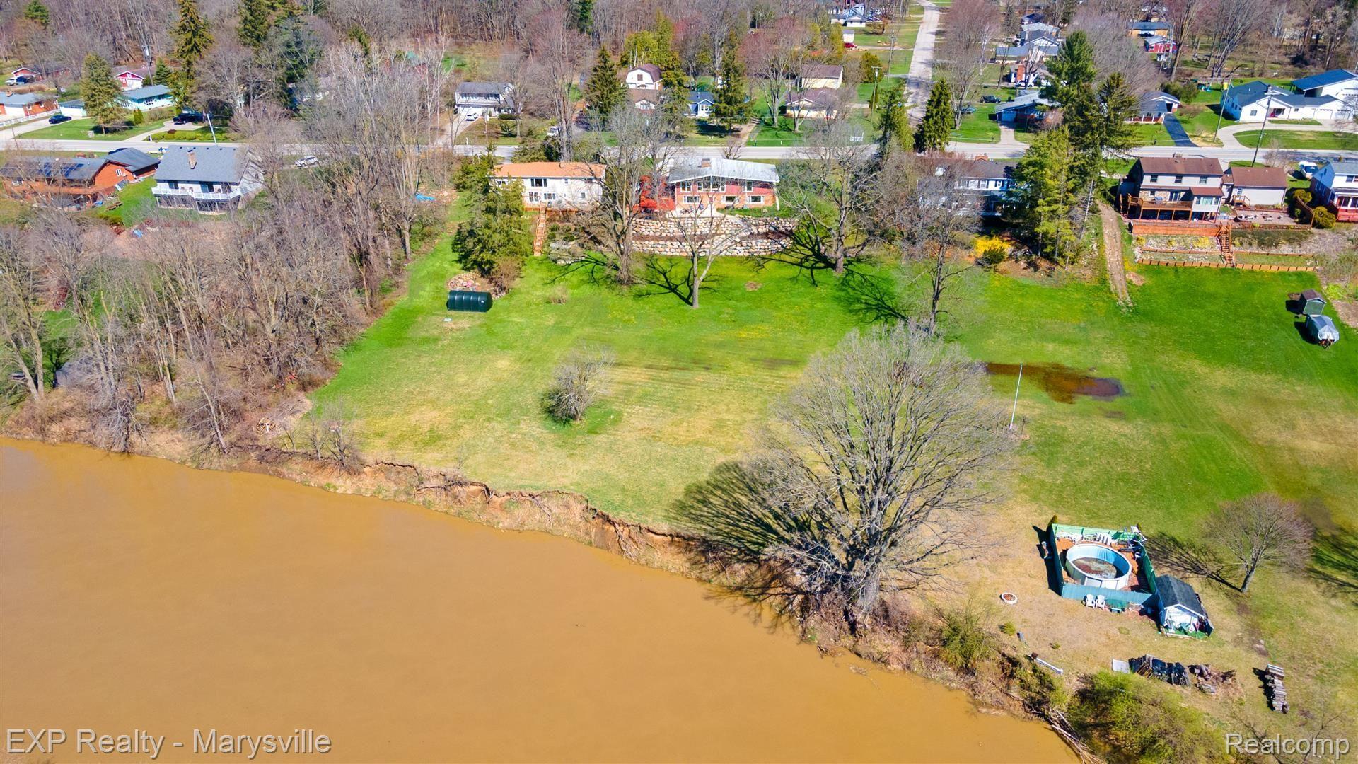4349 N RIVER Road