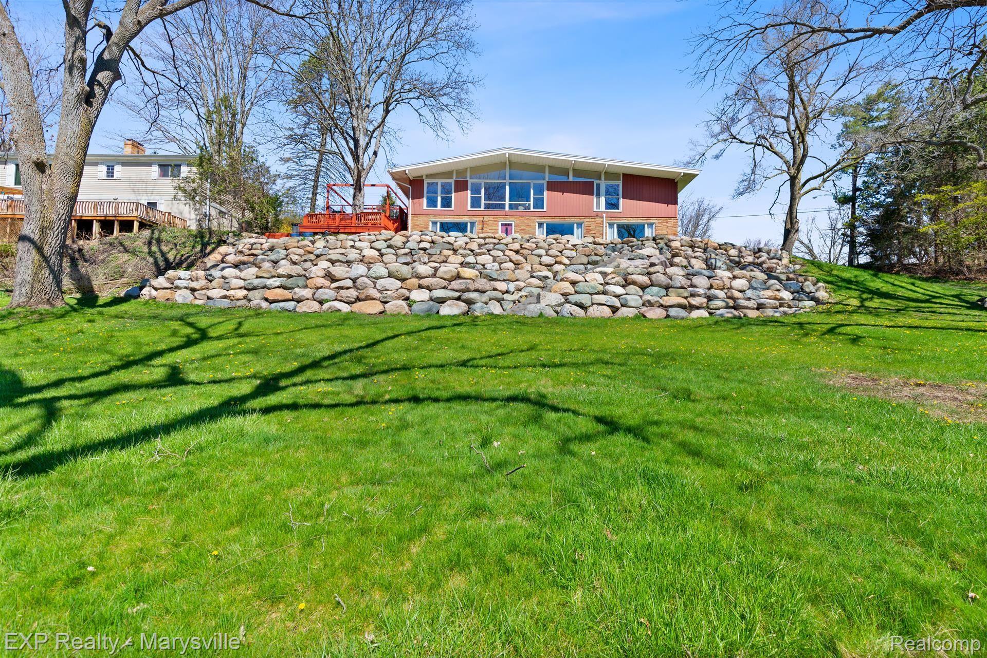 4349 N RIVER Road