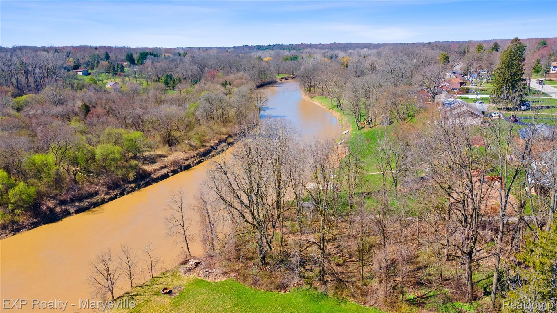 4349 N RIVER Road