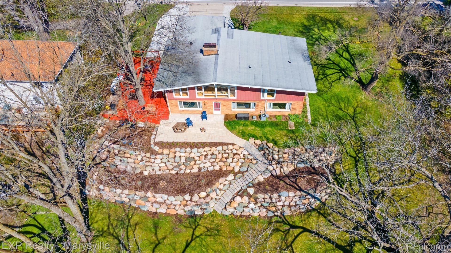 4349 N RIVER Road