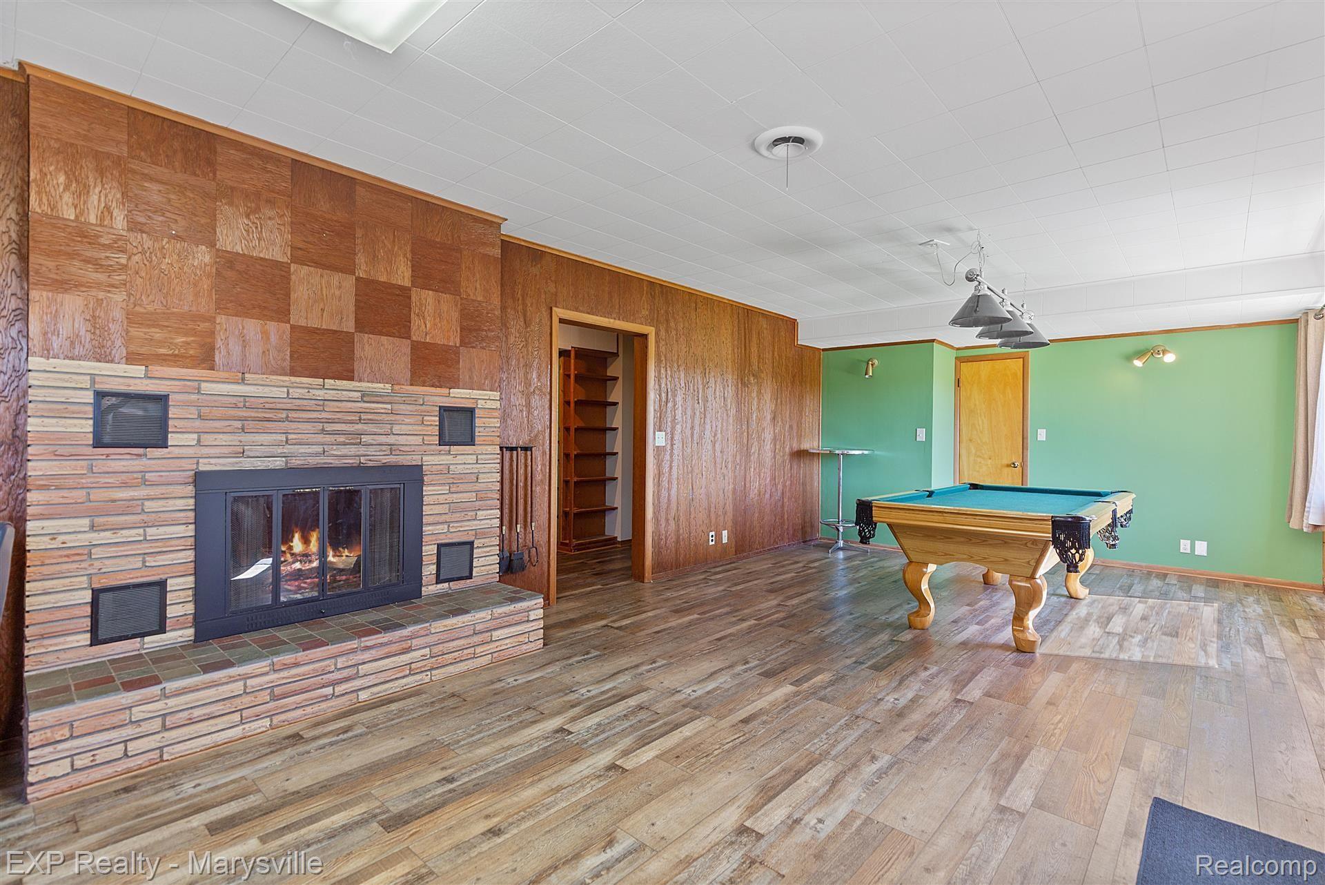 4349 N RIVER Road
