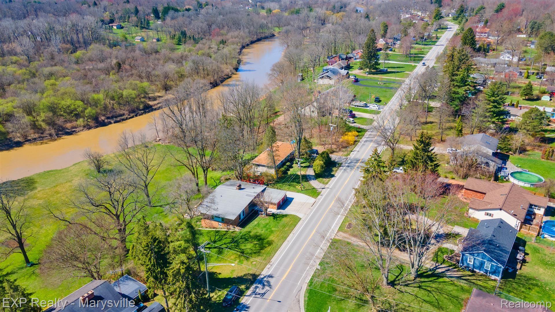 4349 N RIVER Road
