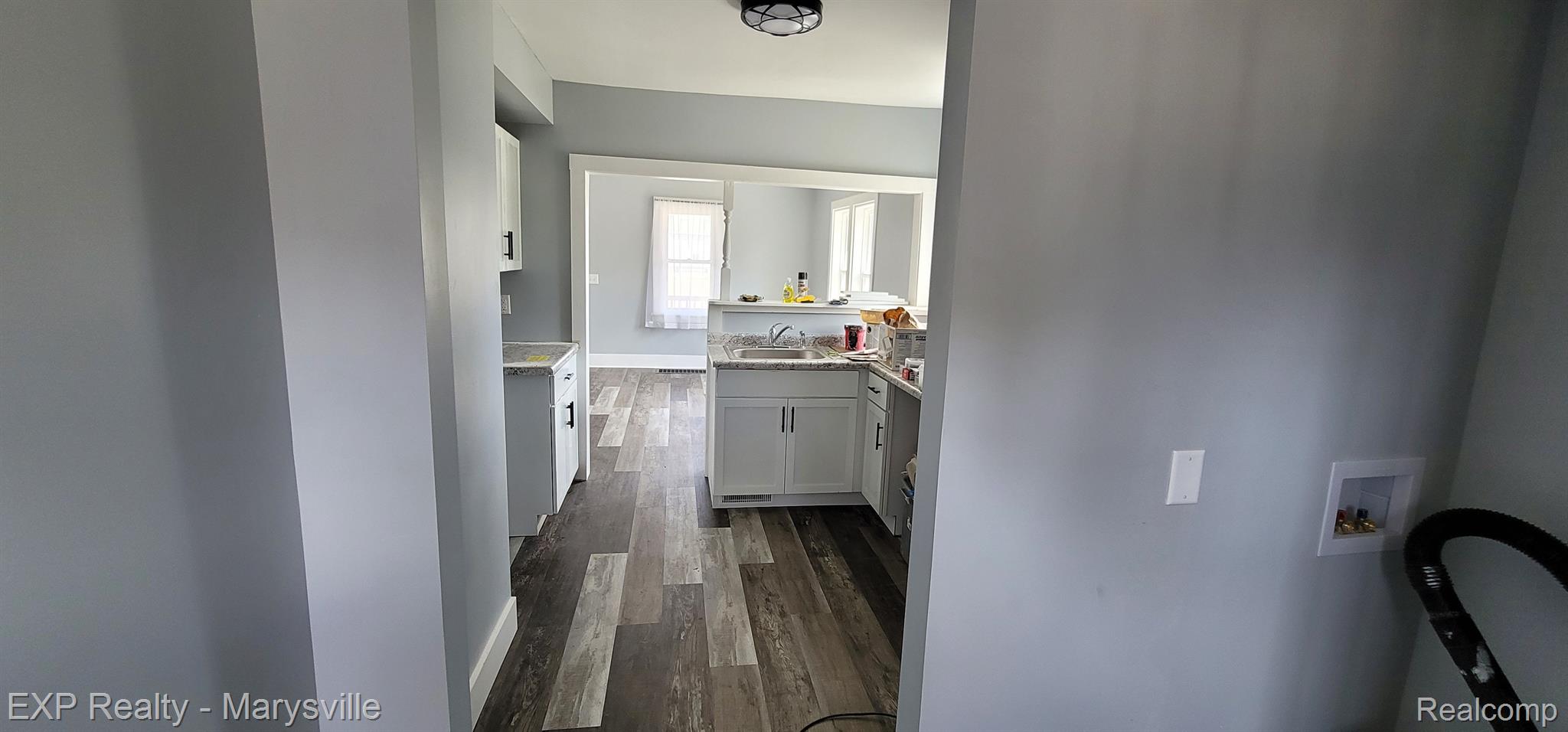6515 LAKESHORE Road