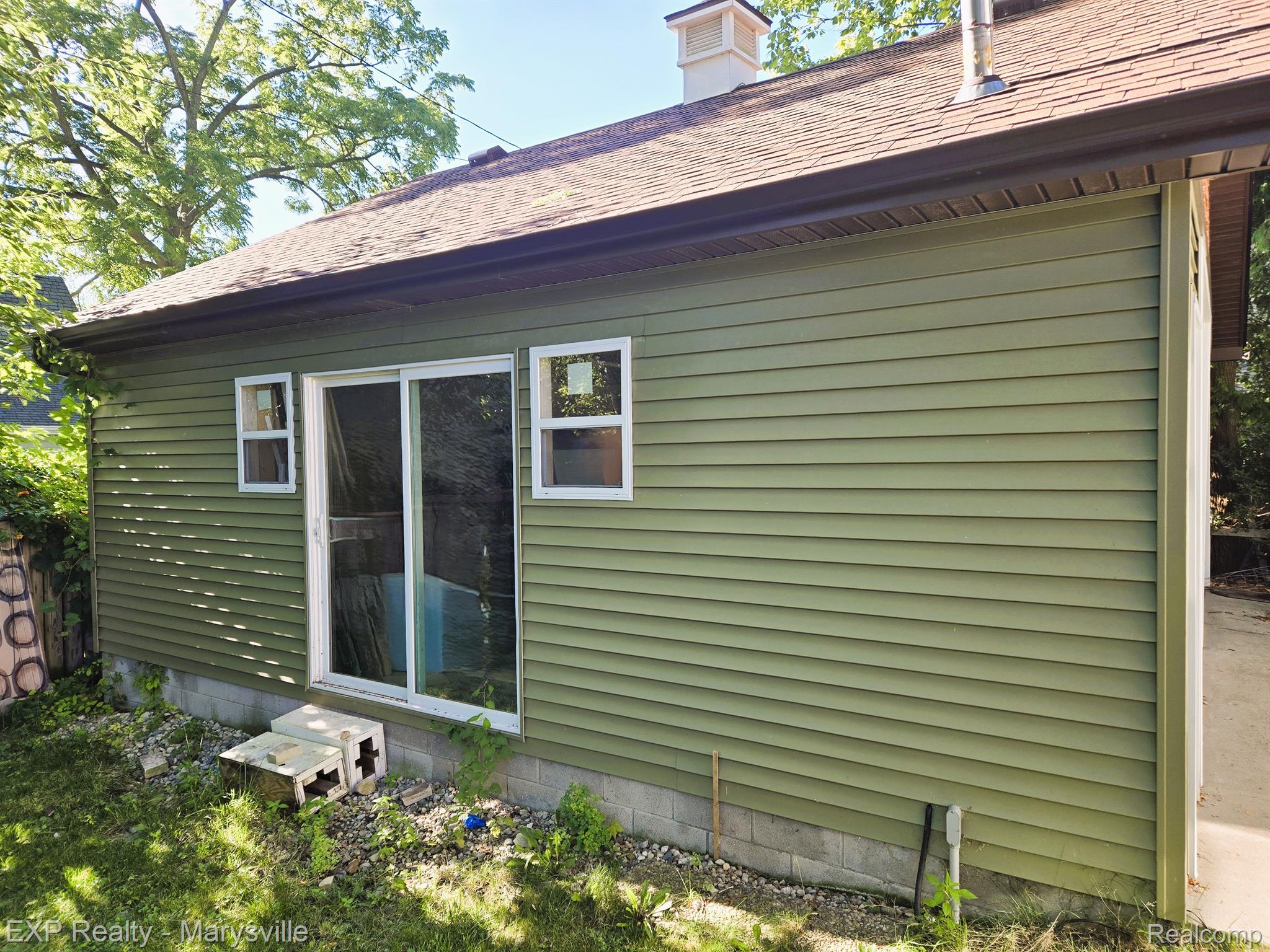 206 N 9TH Street