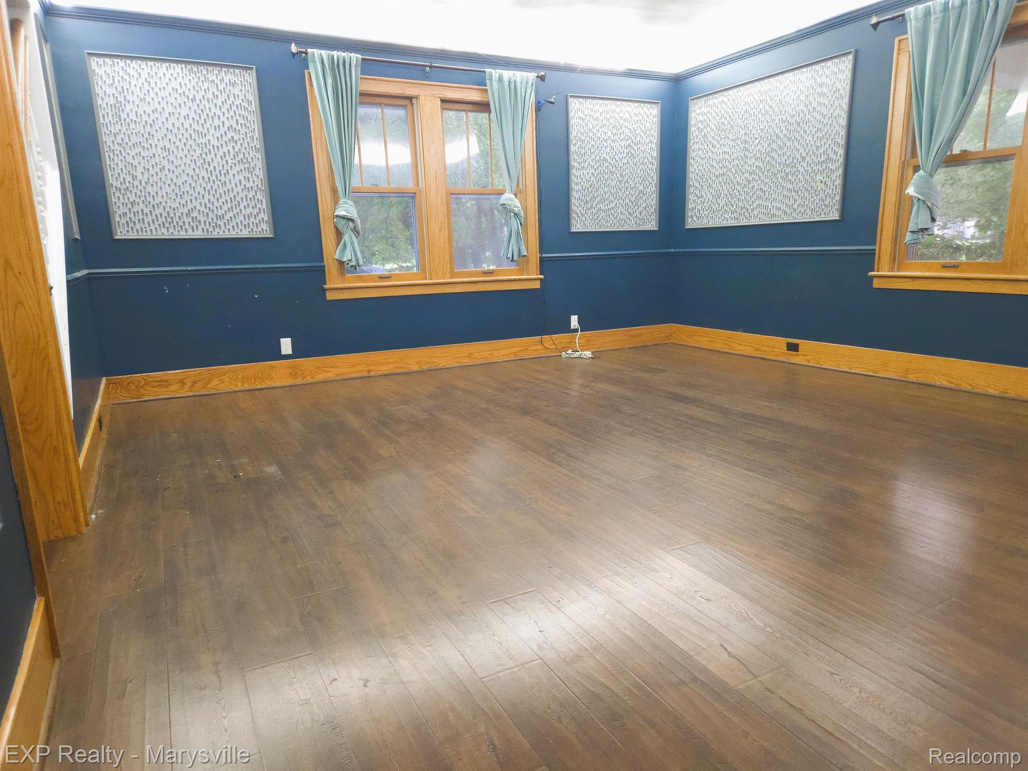 206 N 9TH Street