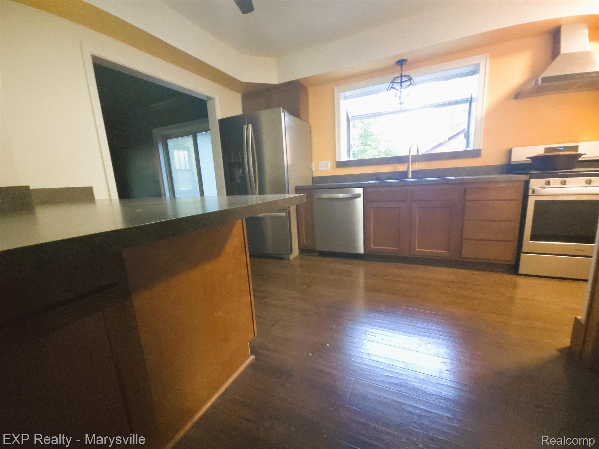 206 N 9TH Street