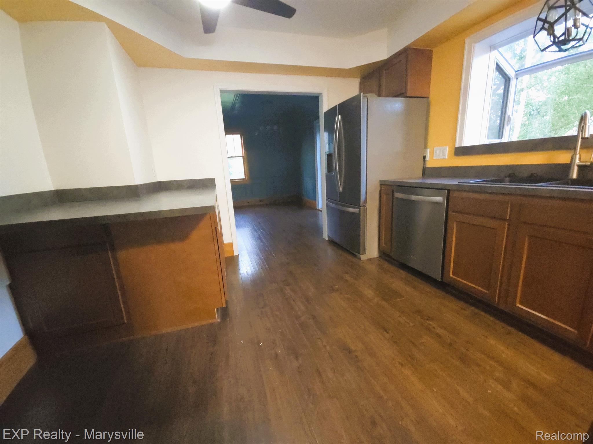 206 N 9TH Street