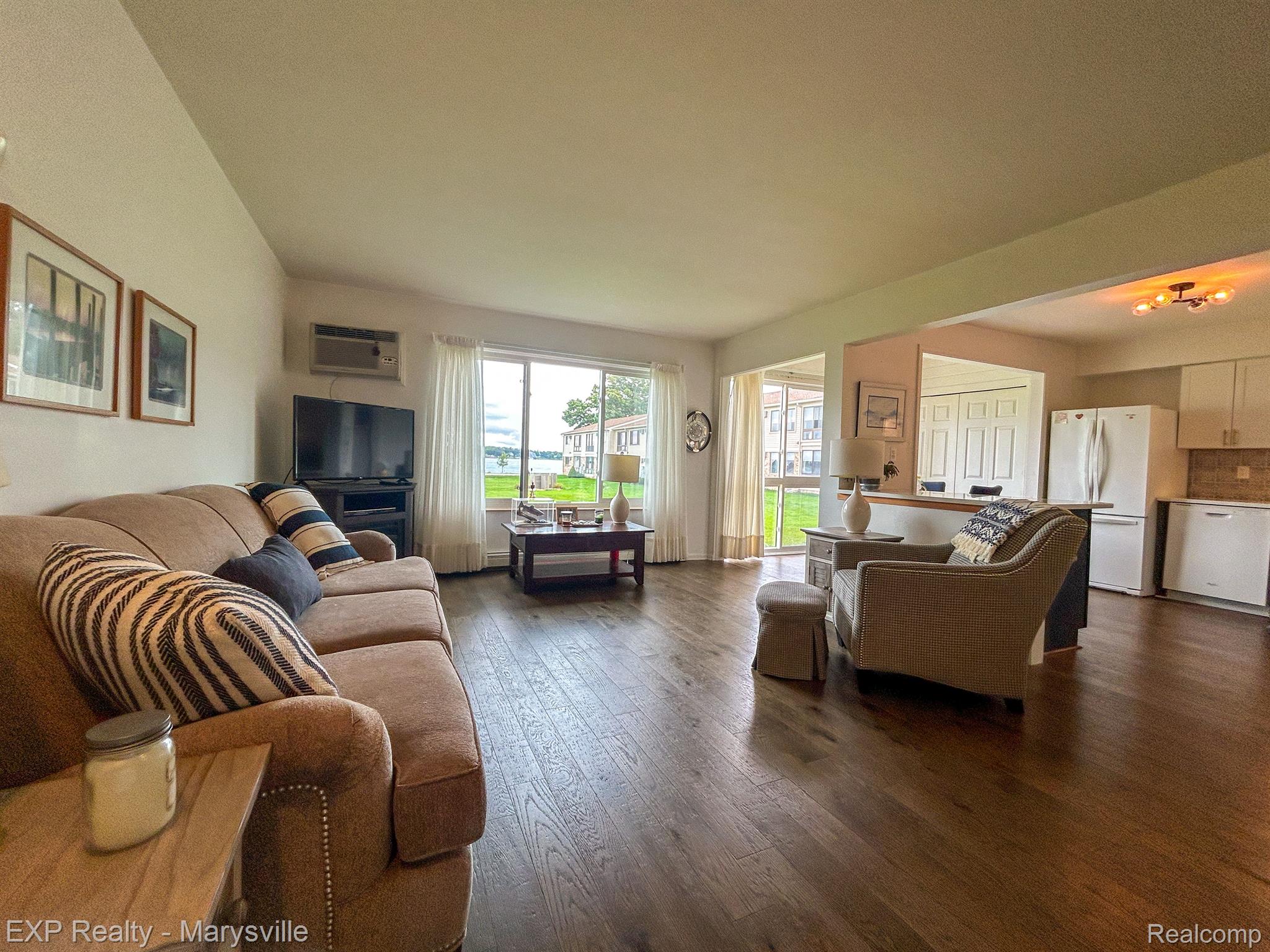 1700 RIVER Road 21
