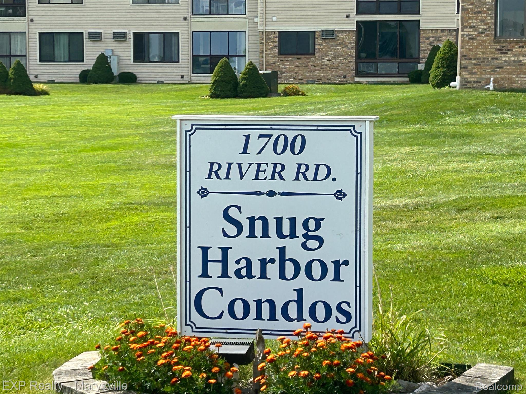 1700 RIVER Road 21