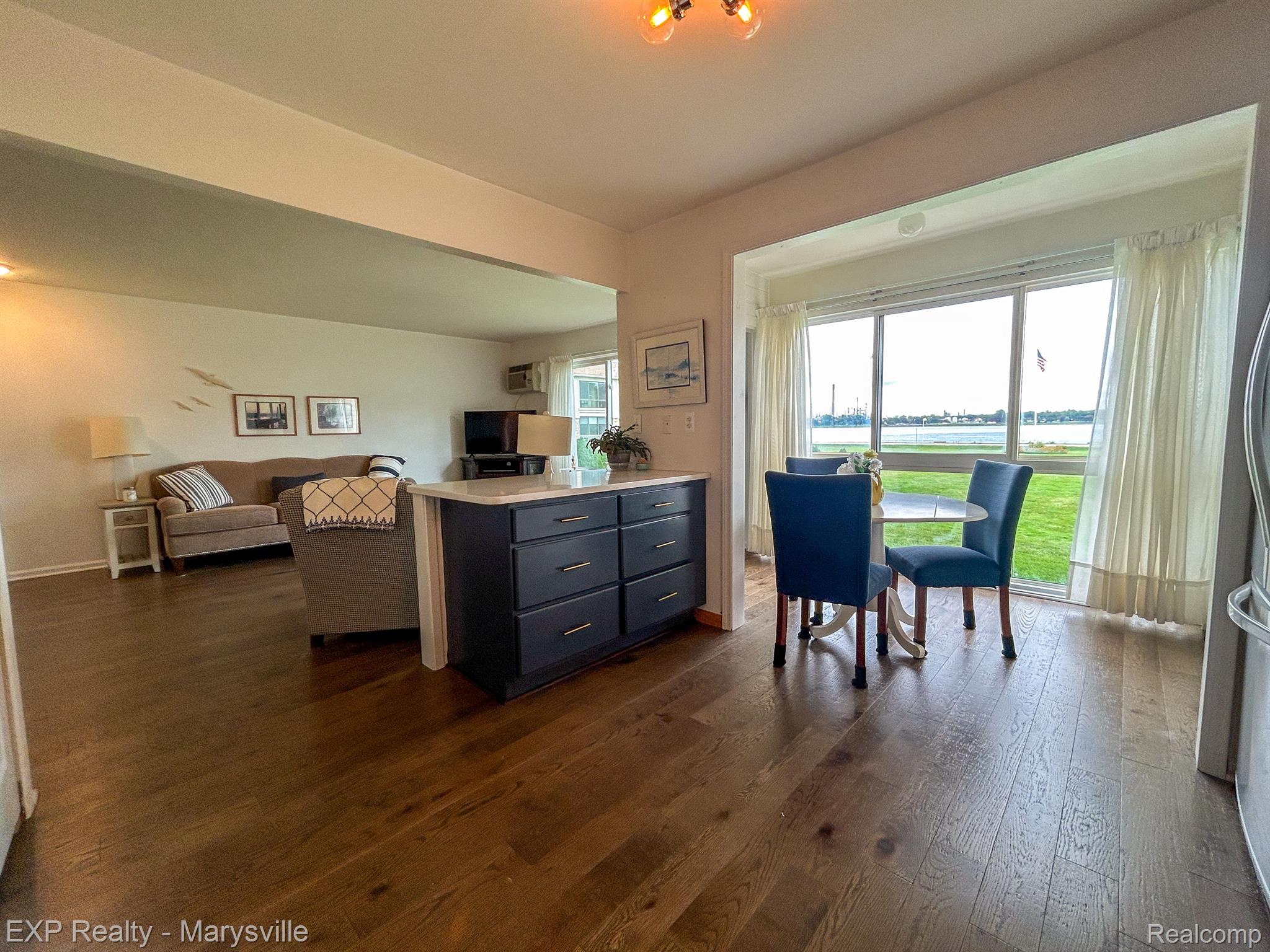 1700 RIVER Road 21