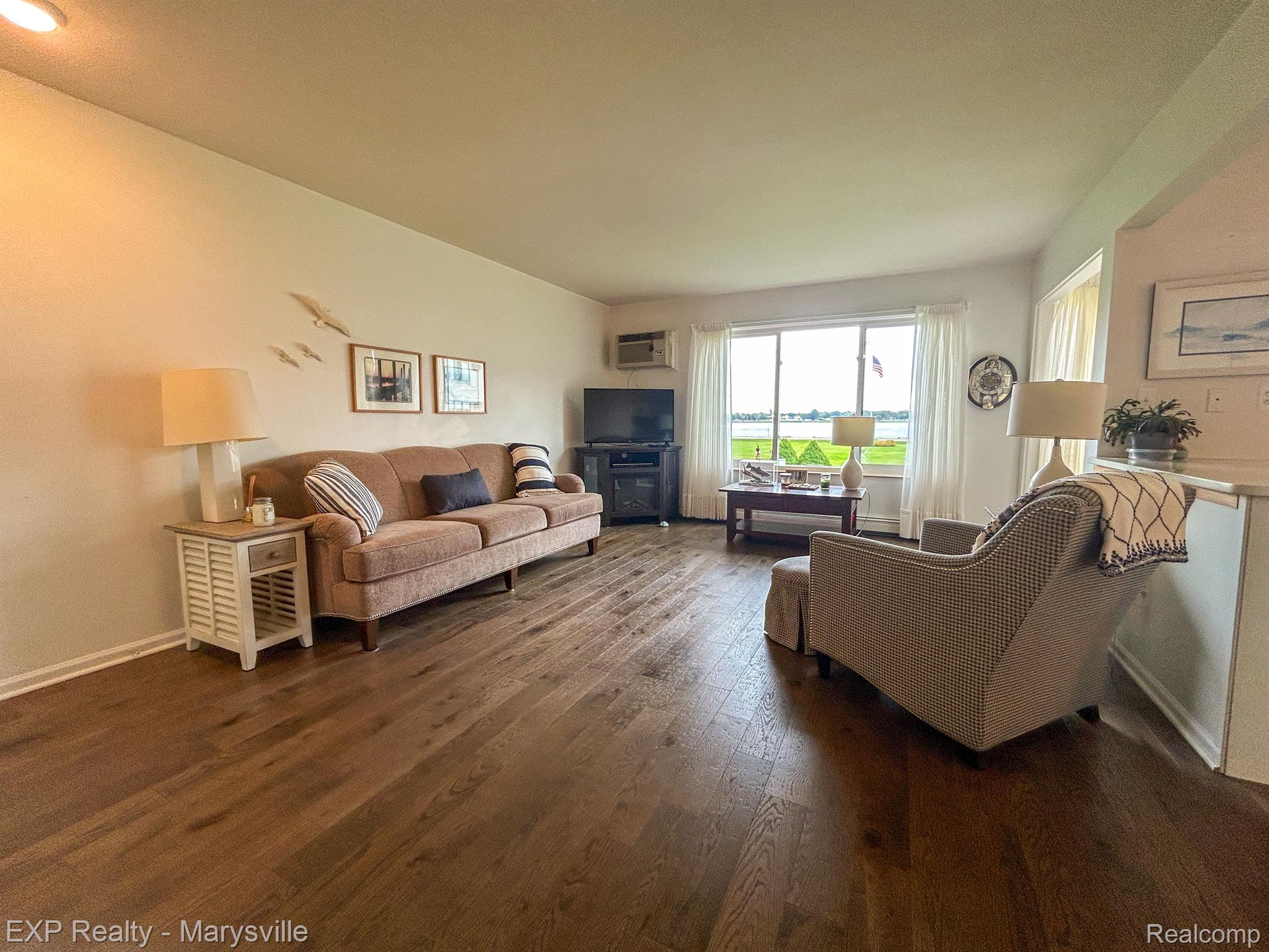 1700 RIVER Road 21