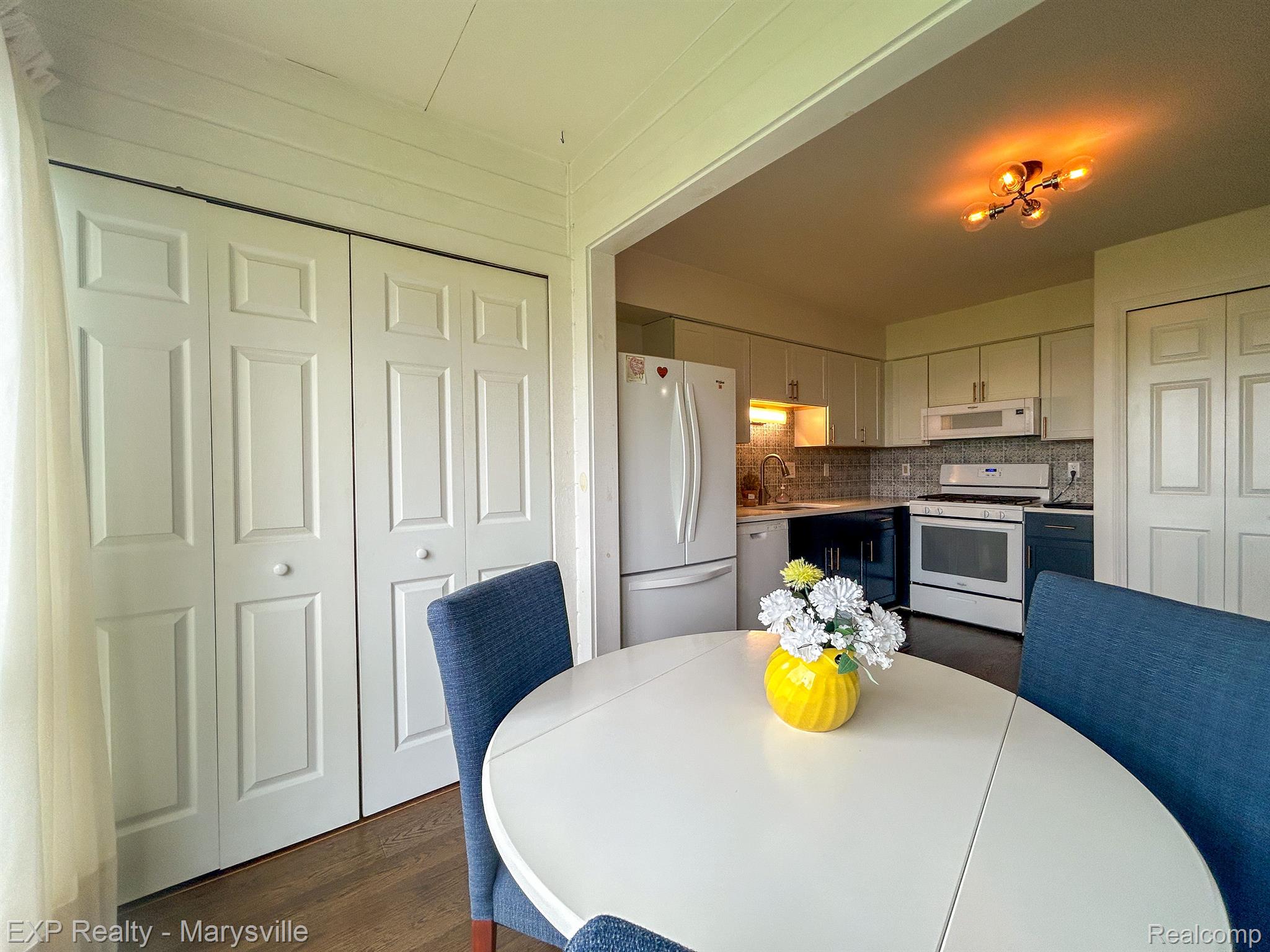1700 RIVER Road 21