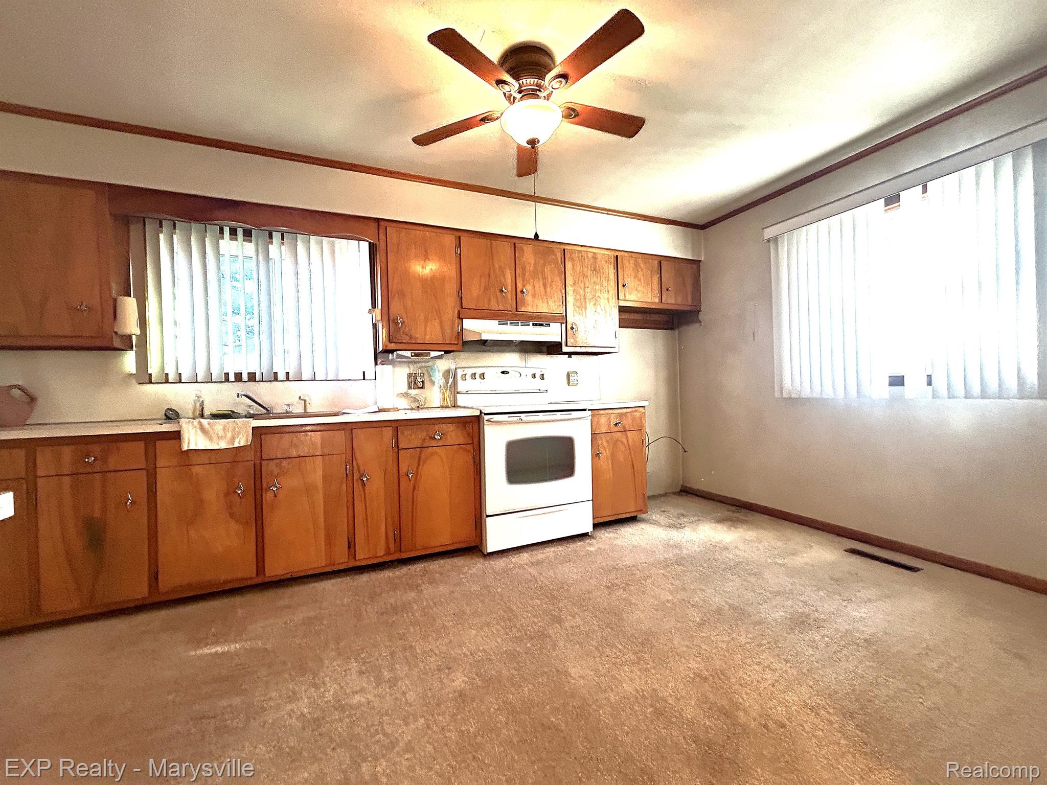 7070 CARSON Road