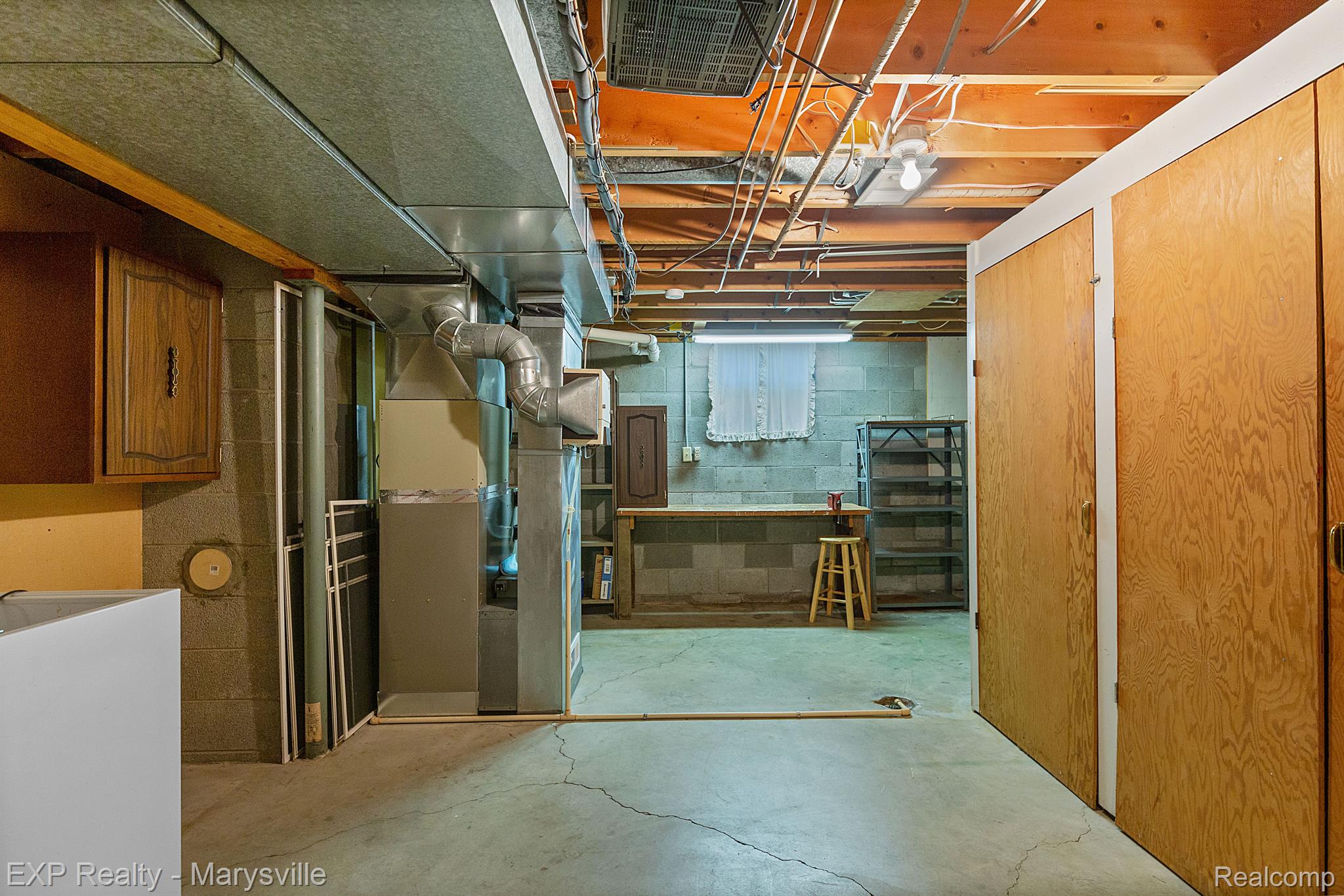 1611 JONES Place