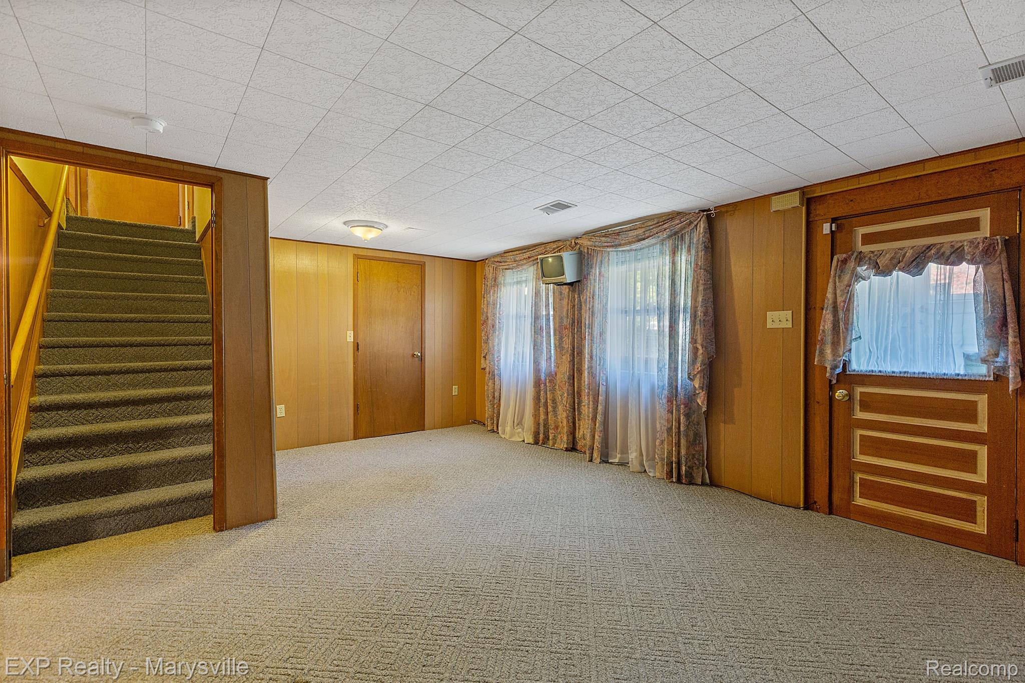 1611 JONES Place