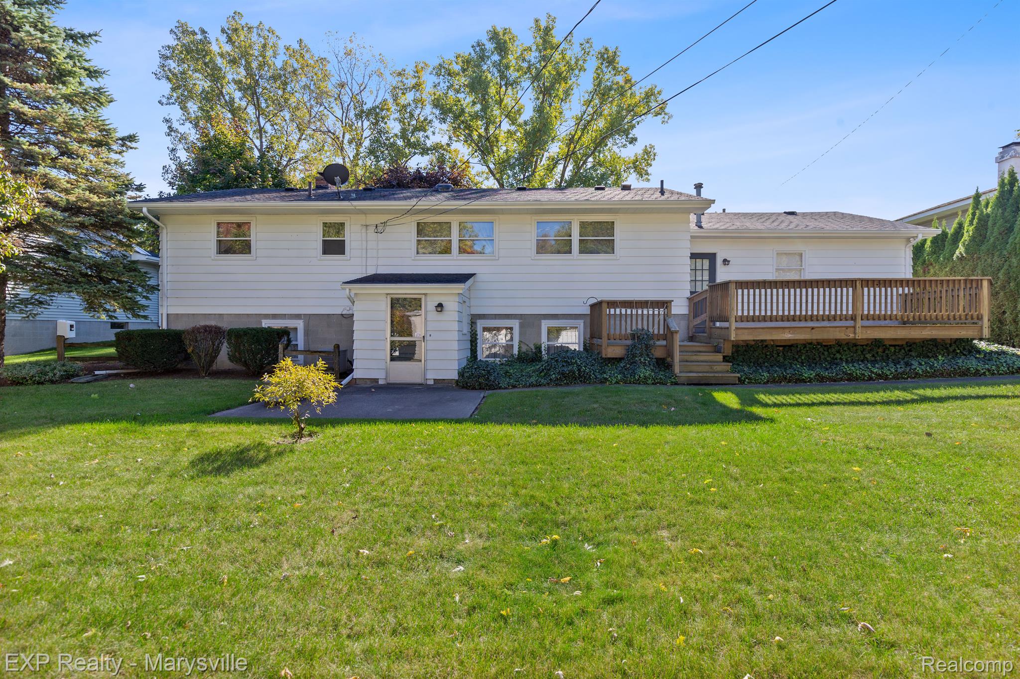 1611 JONES Place