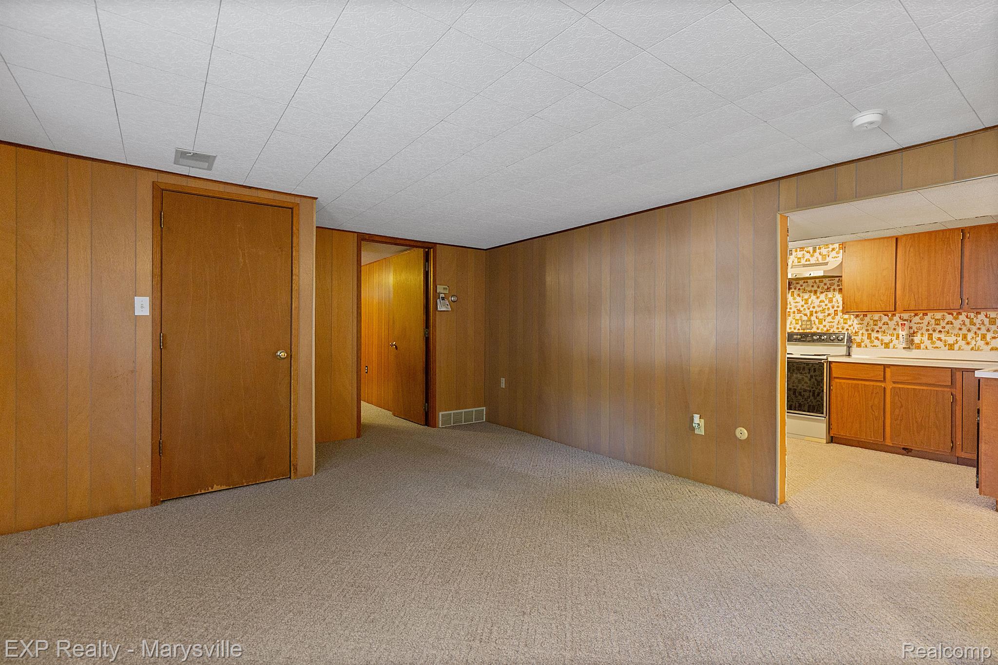 1611 JONES Place
