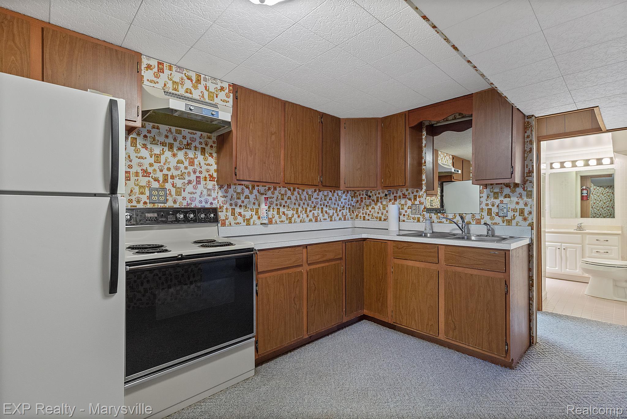 1611 JONES Place