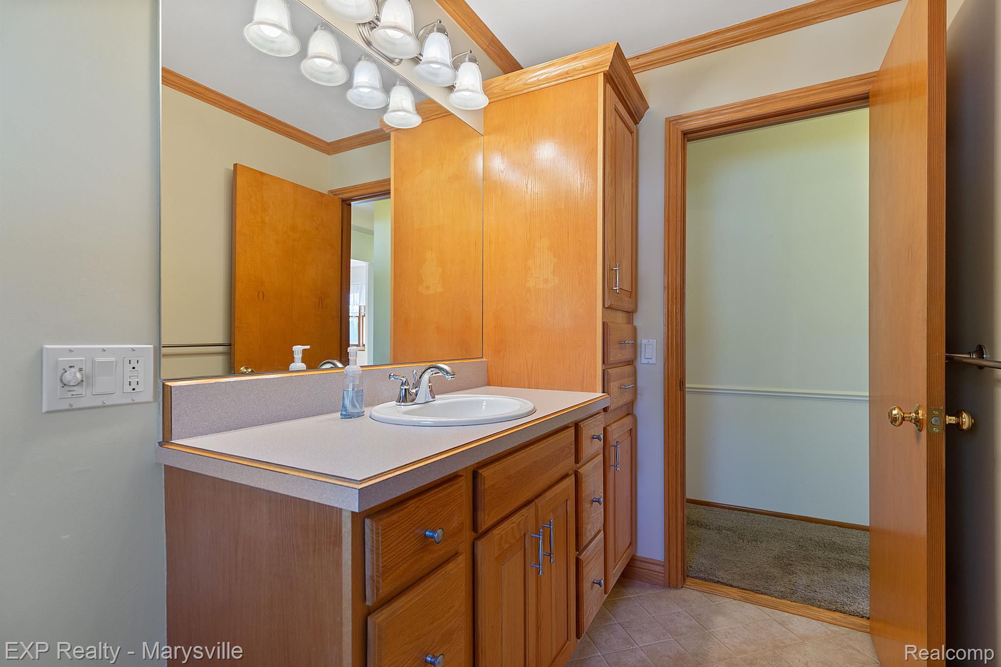 1611 JONES Place