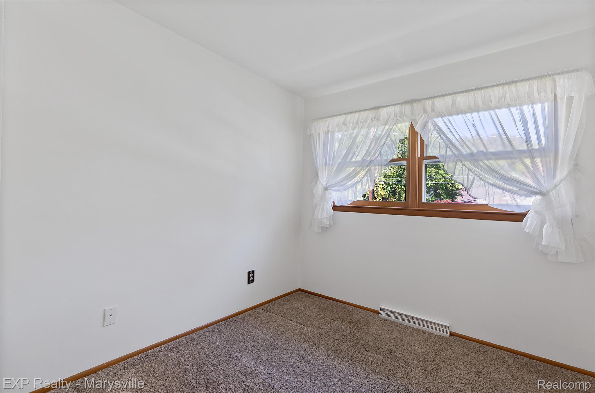 1611 JONES Place
