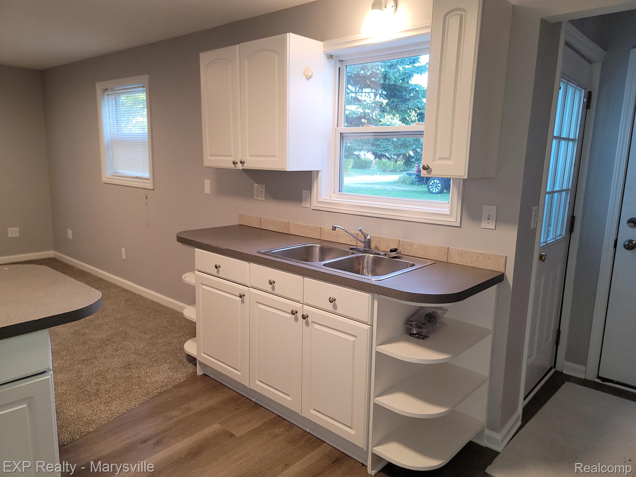 4707 MEADOWLAWN Drive