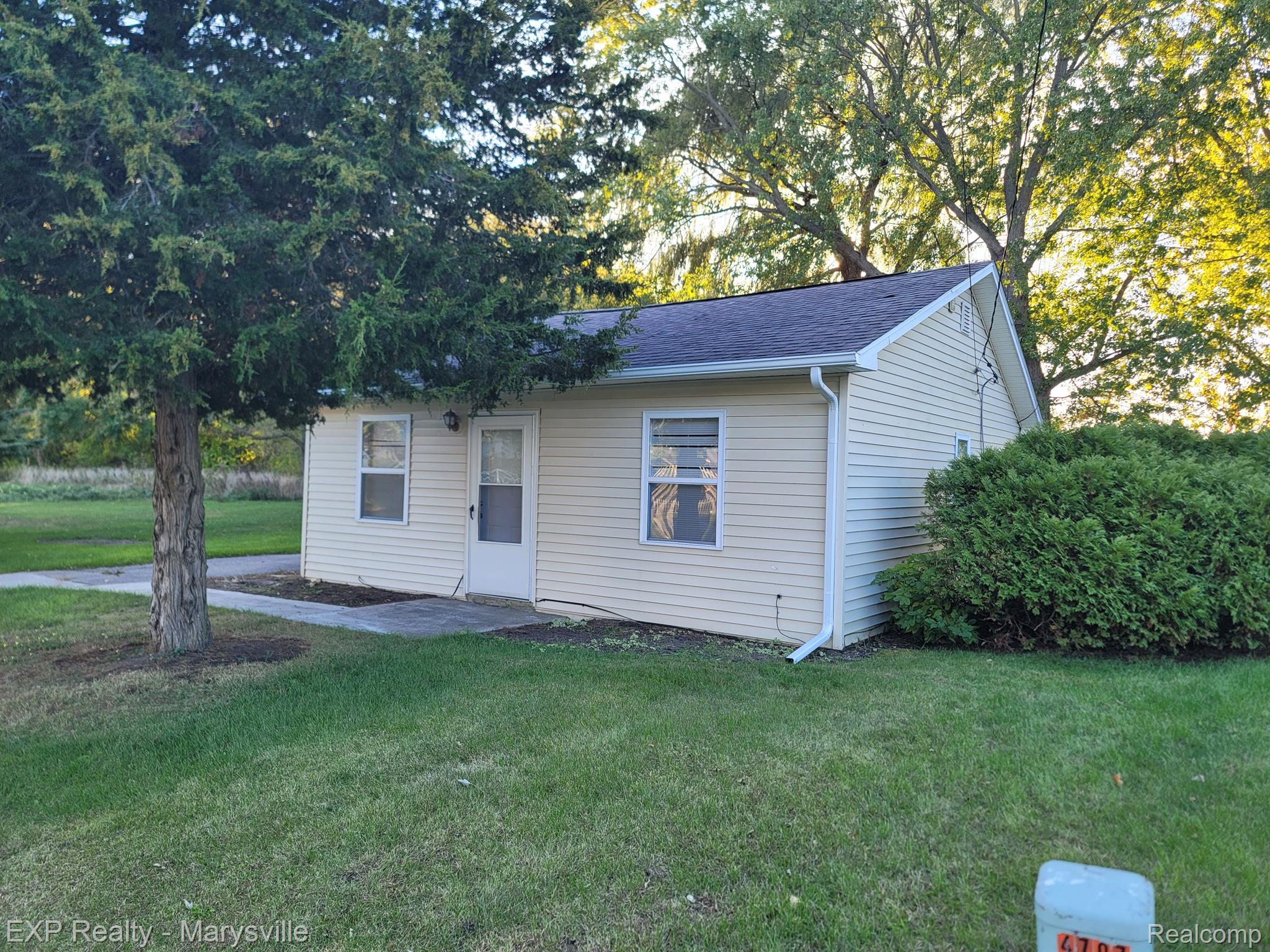 4707 MEADOWLAWN Drive