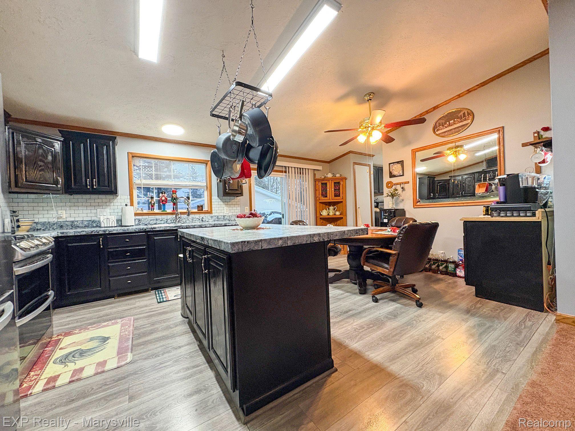 1806 MARLETTE Road