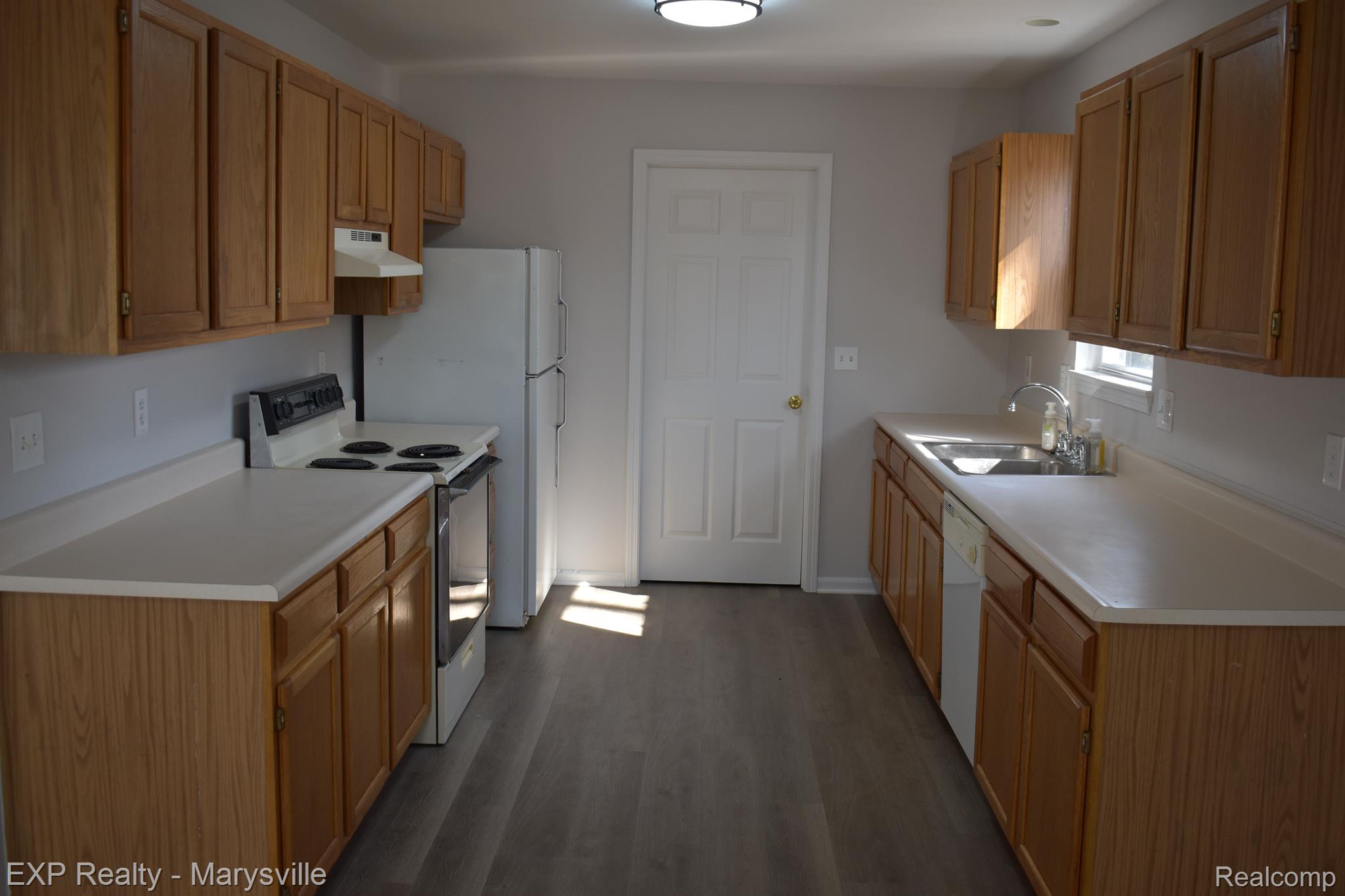 4711 MEADOWLAWN Drive