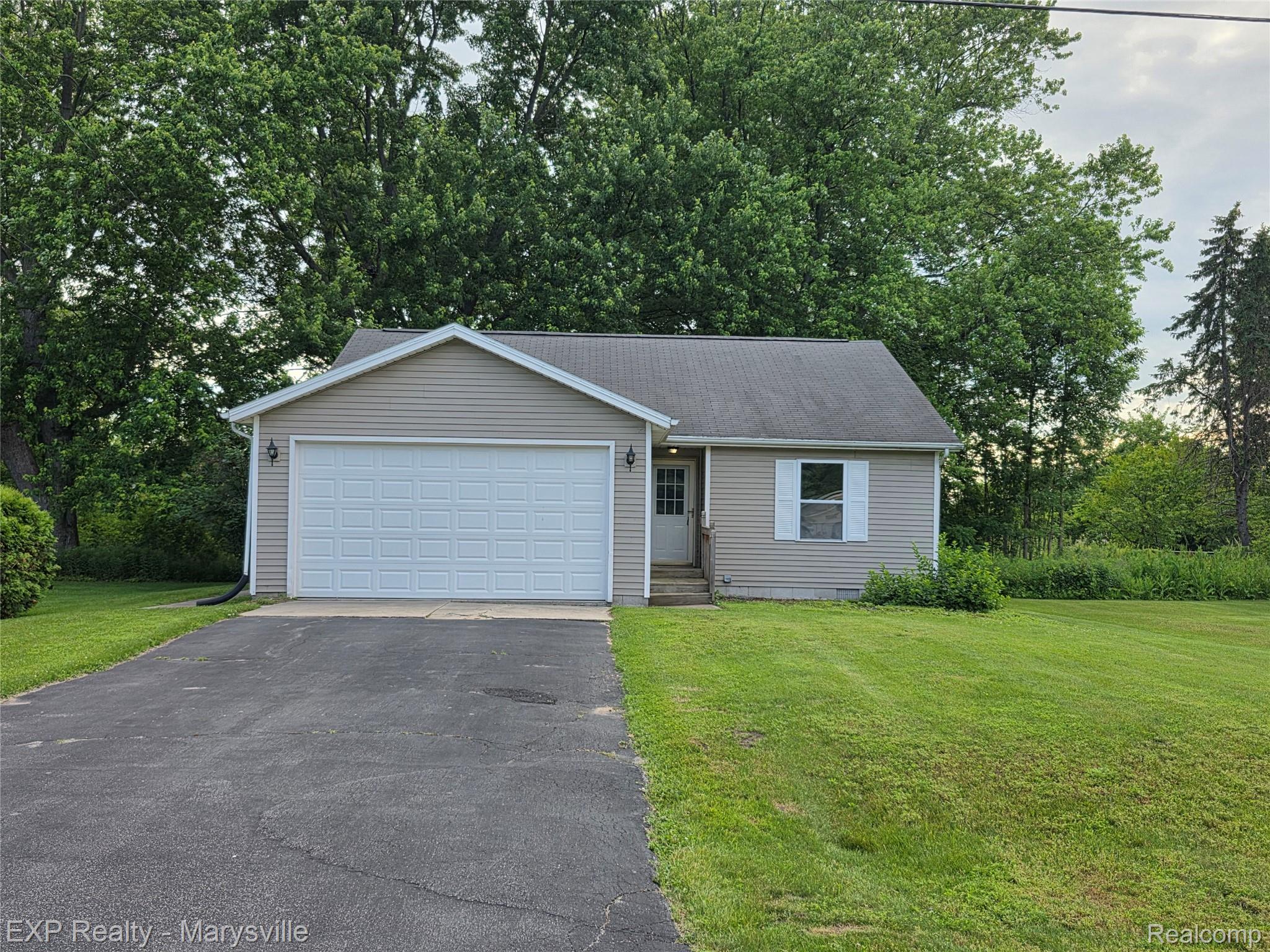 4711 MEADOWLAWN Drive
