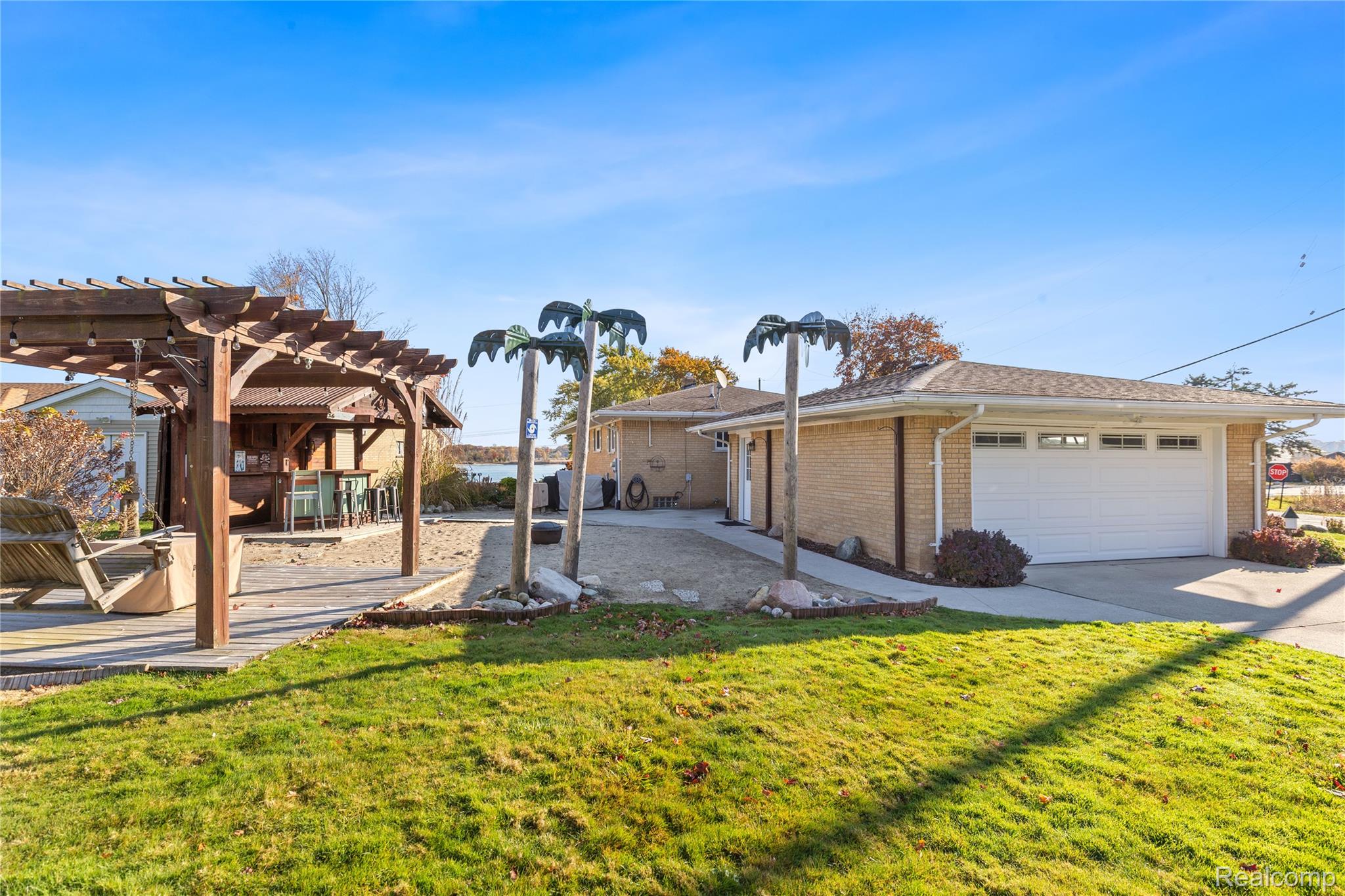 2798 River Road