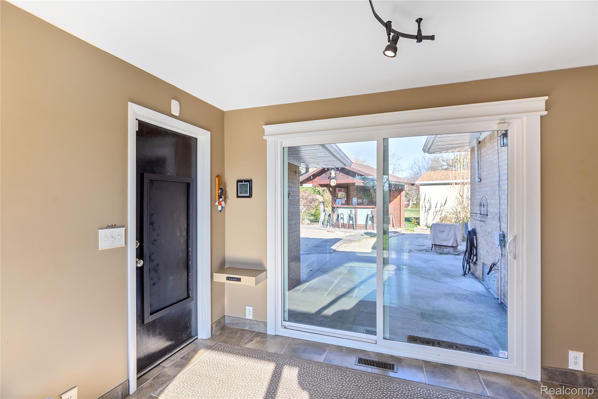 2798 River Road