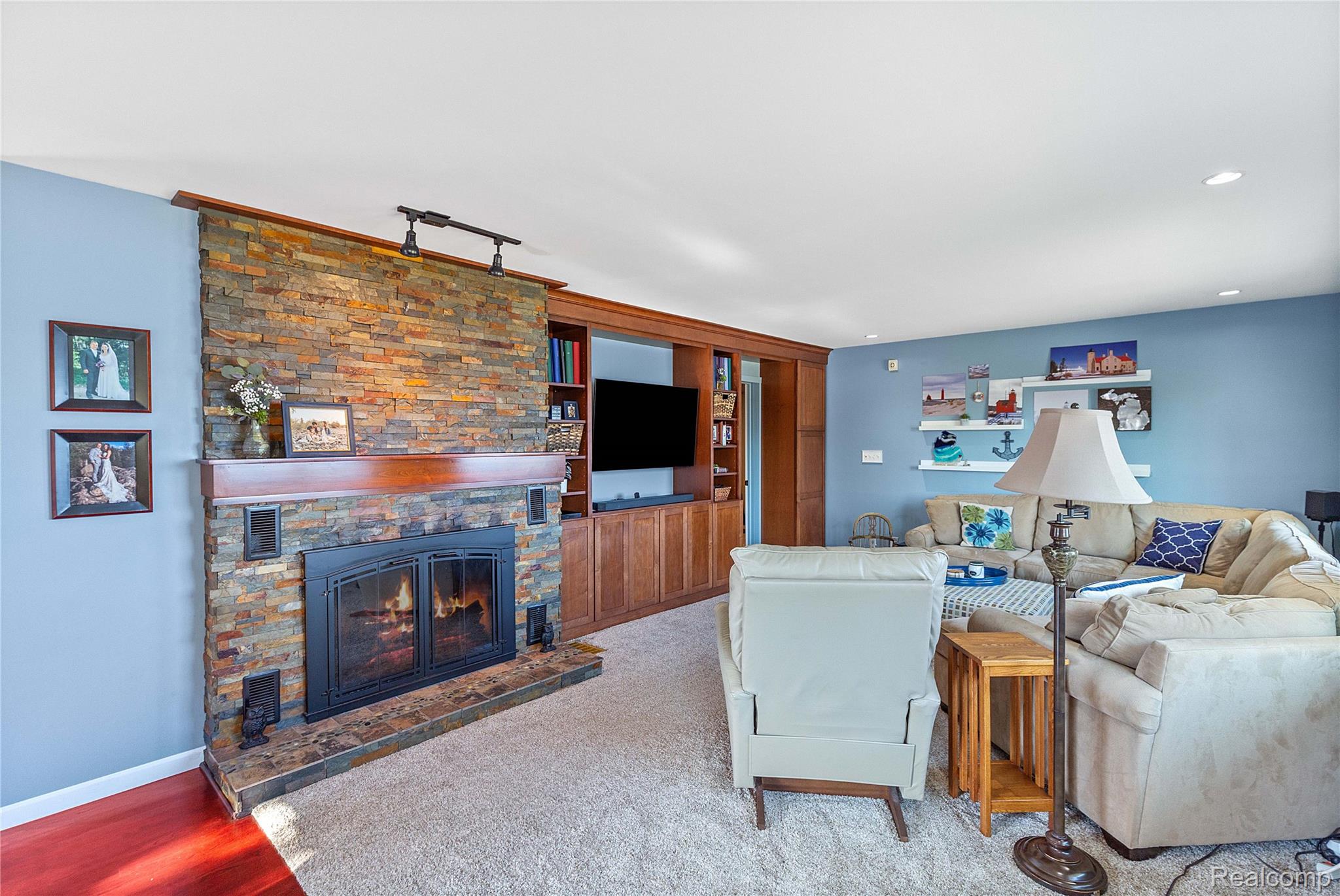 2798 River Road