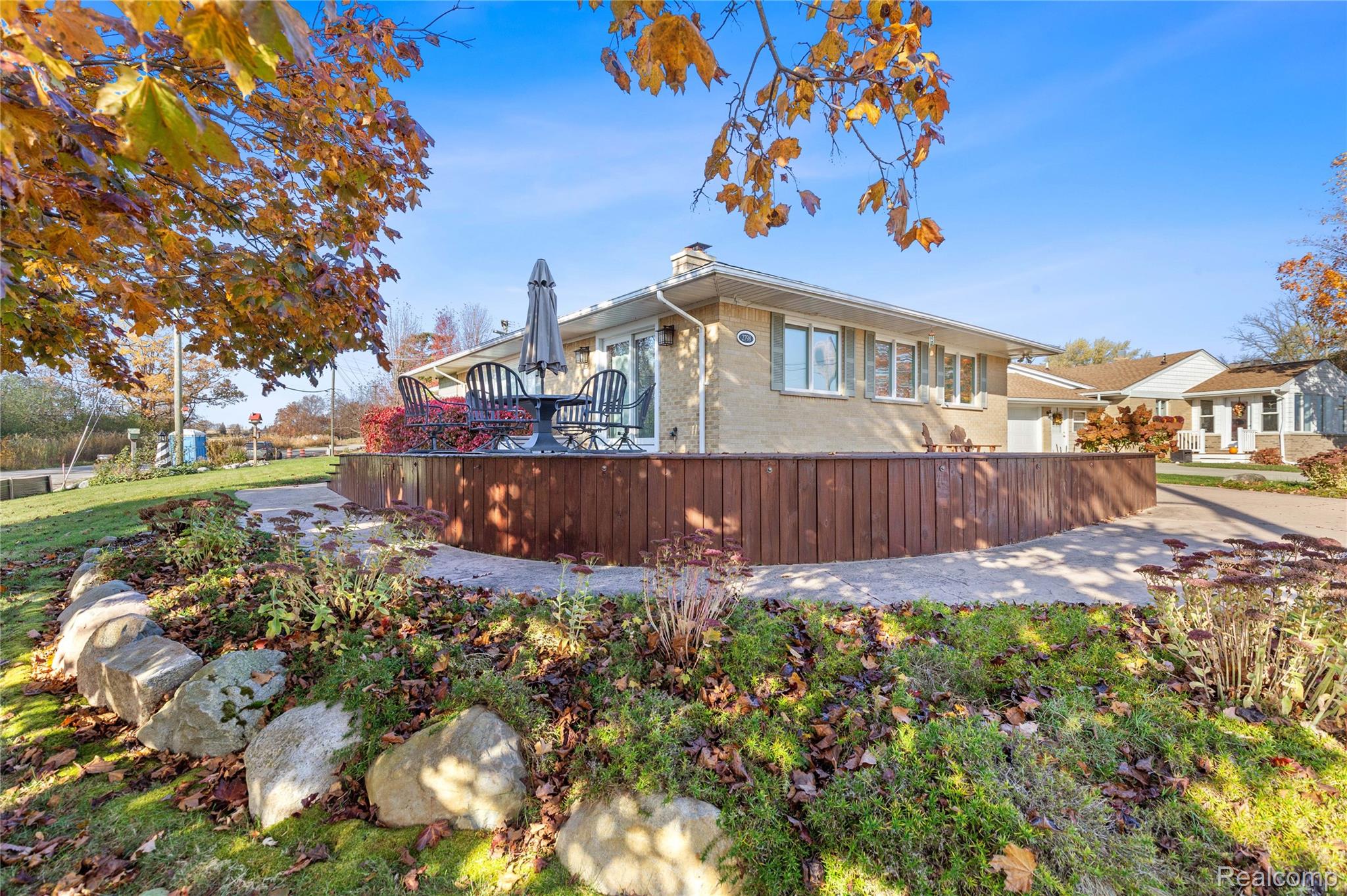 2798 River Road