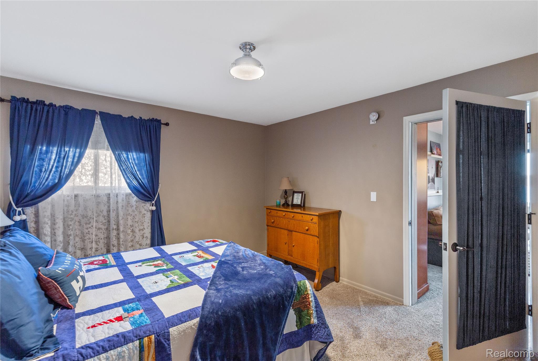 2798 River Road