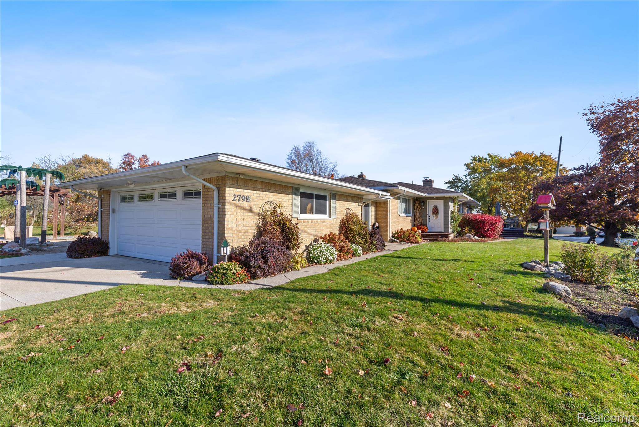 2798 River Road