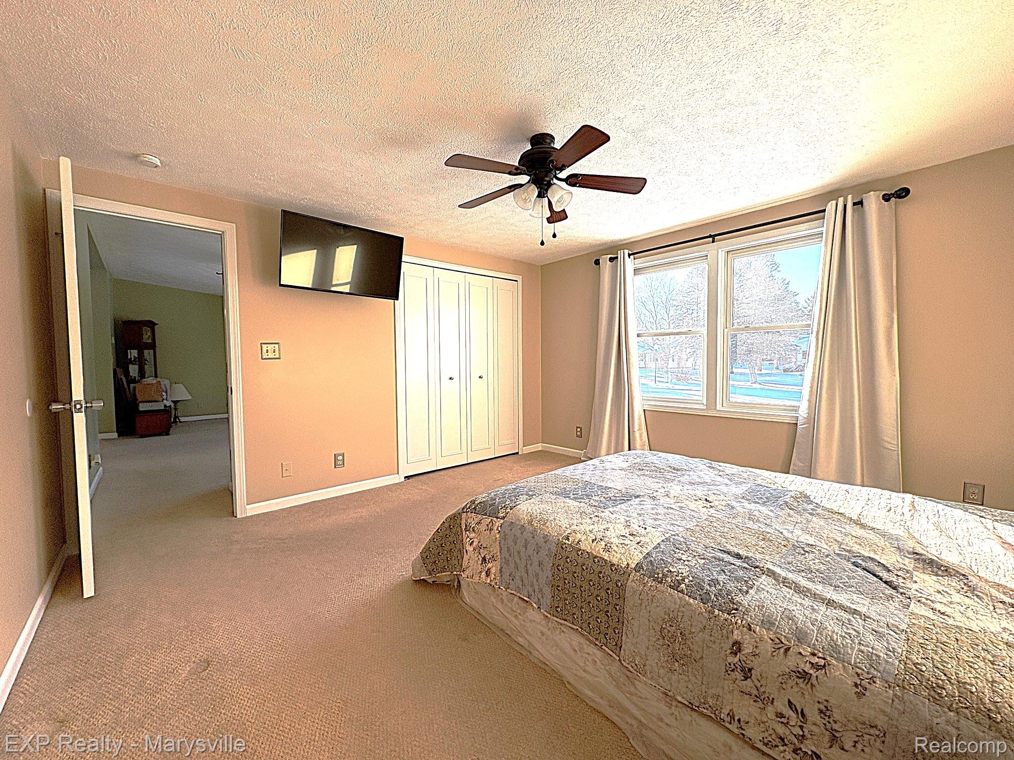 100 Hickory Lane