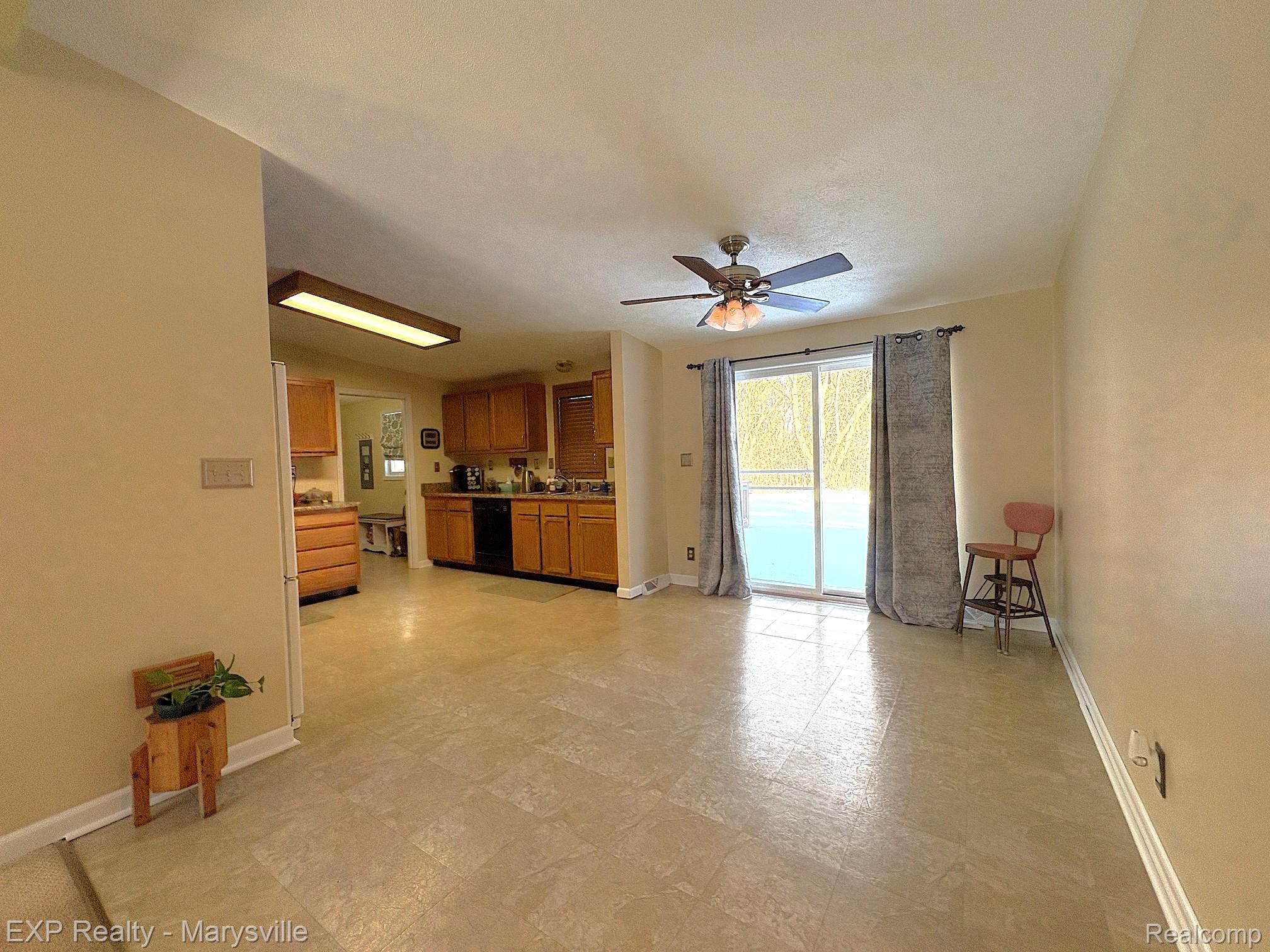 100 Hickory Lane