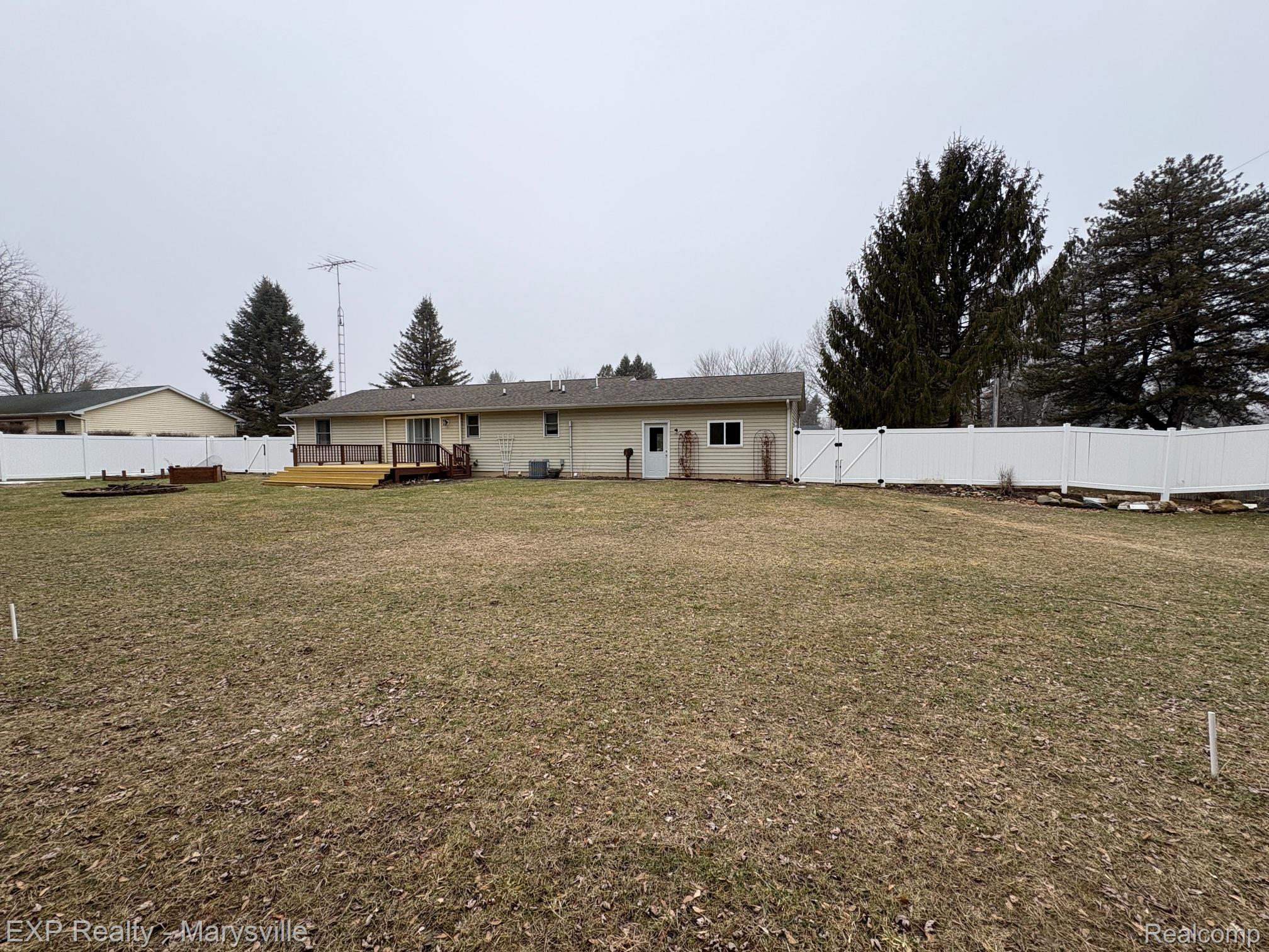 100 Hickory Lane
