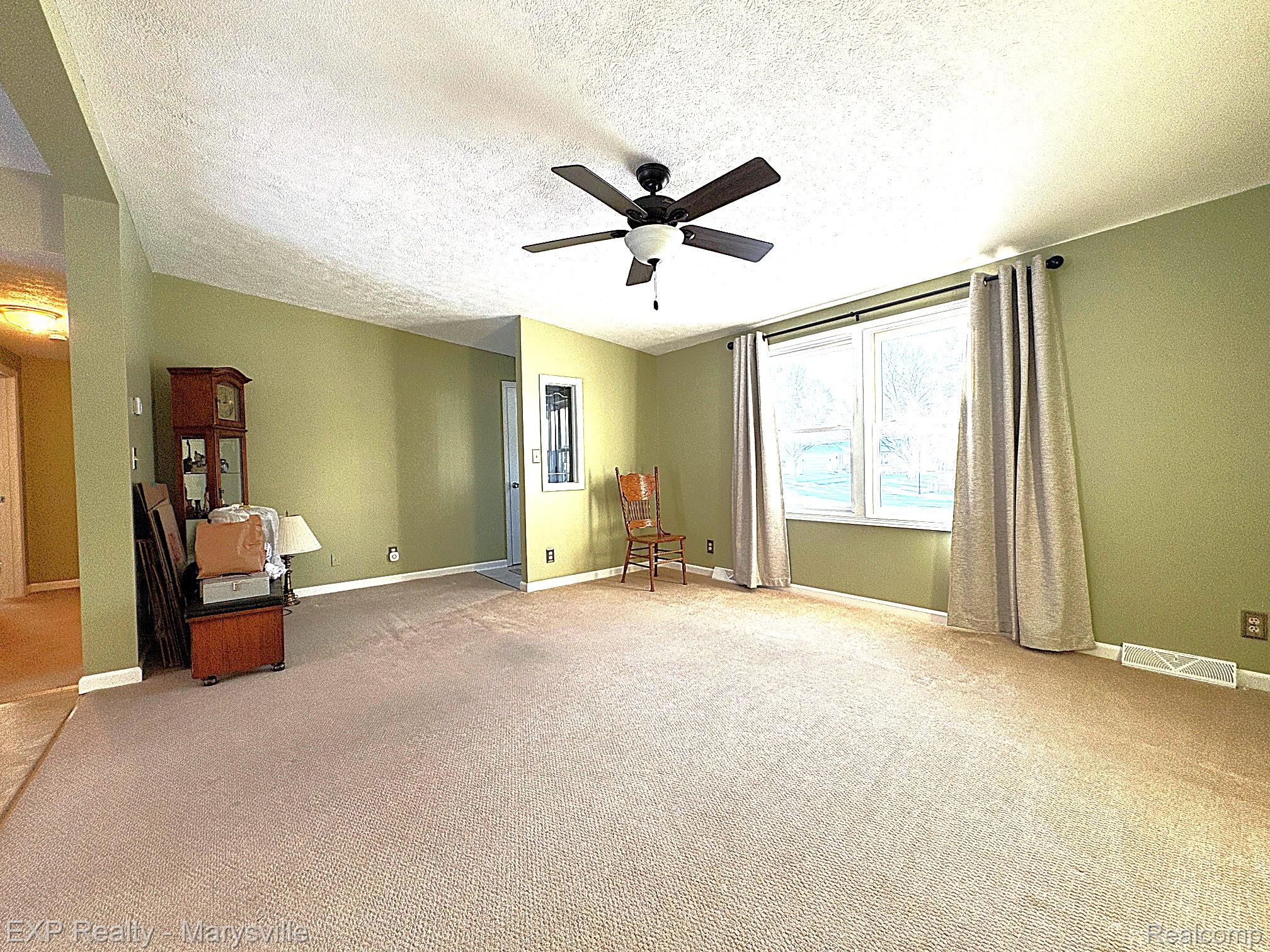 100 Hickory Lane