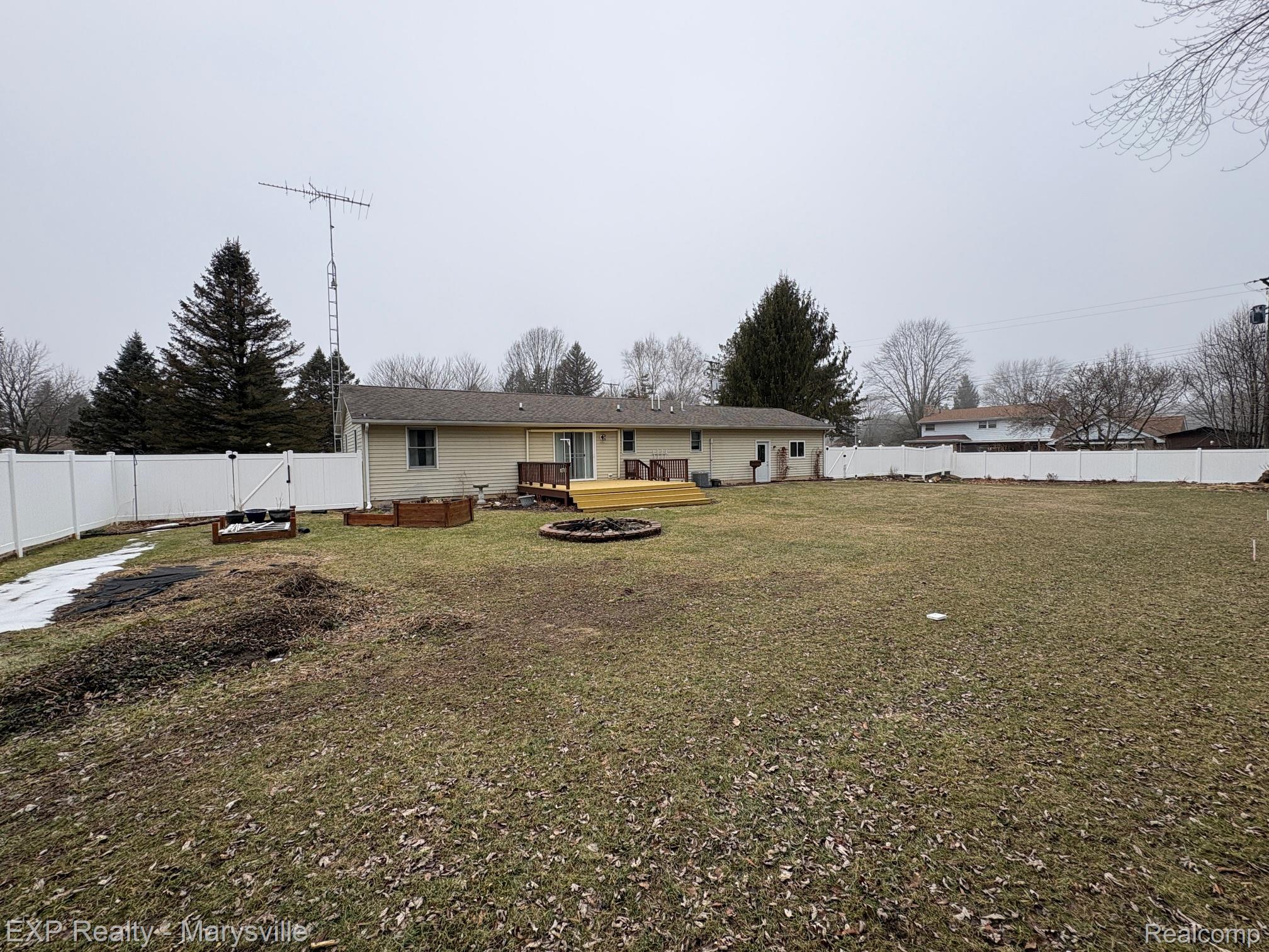 100 Hickory Lane