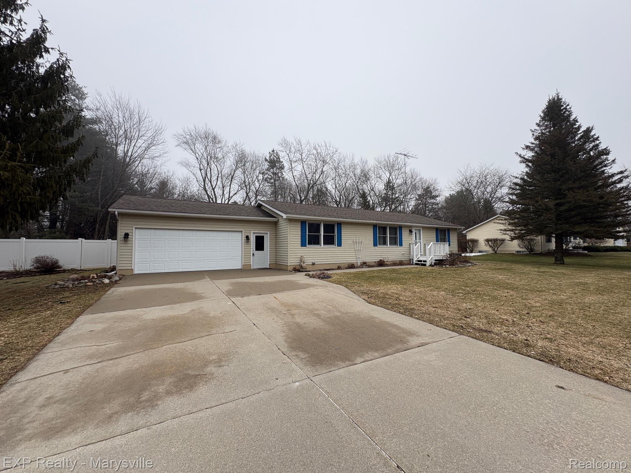 100 Hickory Lane